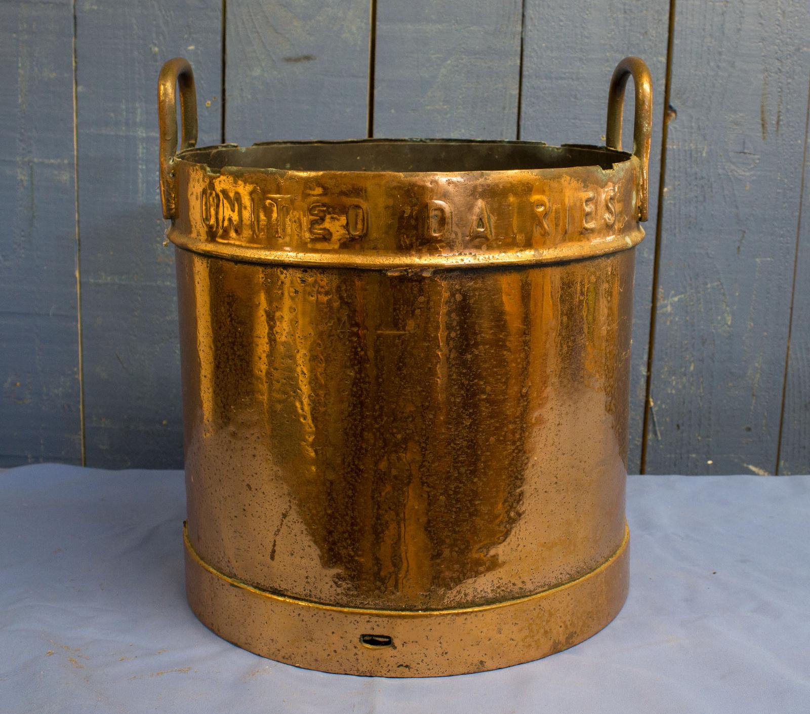 Brass Milk Bucket - Coal Bucket / Scuttle (1 of 4) Brass Milk Bucket - Coal Bucket / Scuttle (1 of 4)