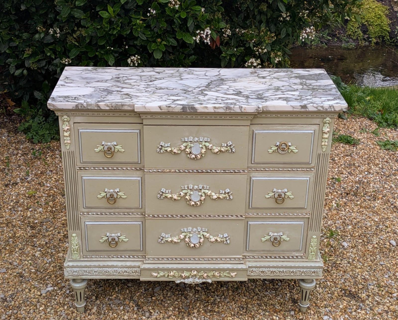 Pretty French Painted Commode Chest of Drawers (1 of 9)