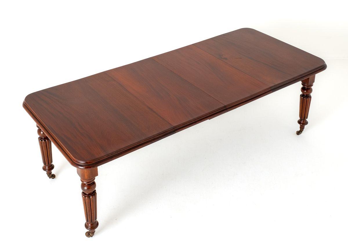 Victorian Mahogany 2 Leaf Extending Dining Table (1 of 7) Victorian Mahogany 2 Leaf Extending Dining Table (1 of 7)