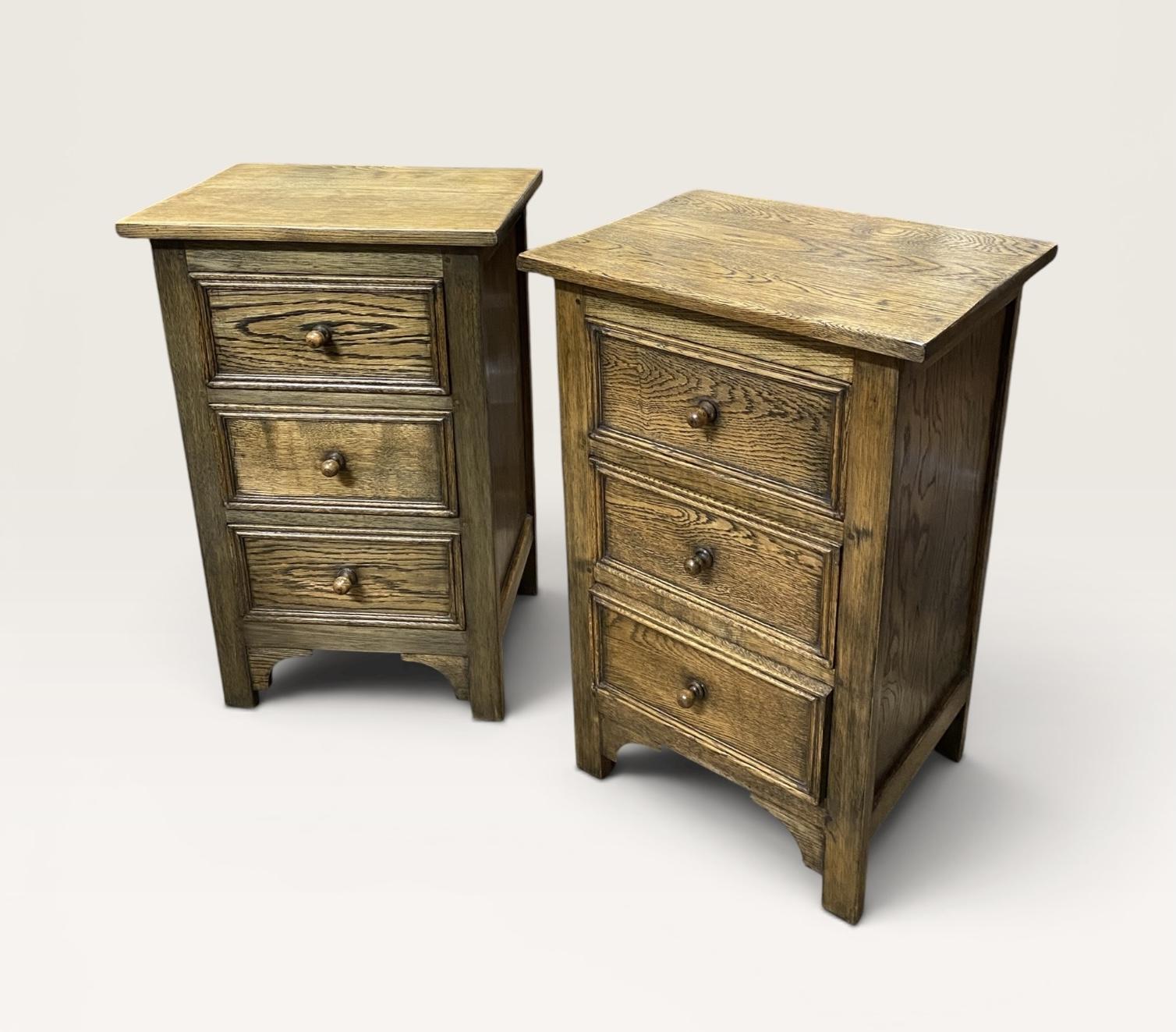 Small Pair of Oak Chests of Drawers (1 of 10) Small Pair of Oak Chests of Drawers (1 of 10)