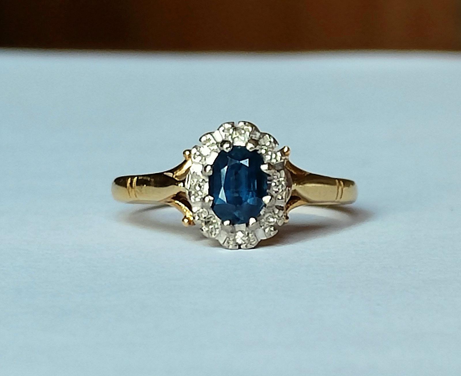 Vintage 18ct Gold Sapphire Diamond Cluster Ring 'lady Diana Style' (1 of 13) Vintage 18ct Gold Sapphire Diamond Cluster Ring 'lady Diana Style' (1 of 13)