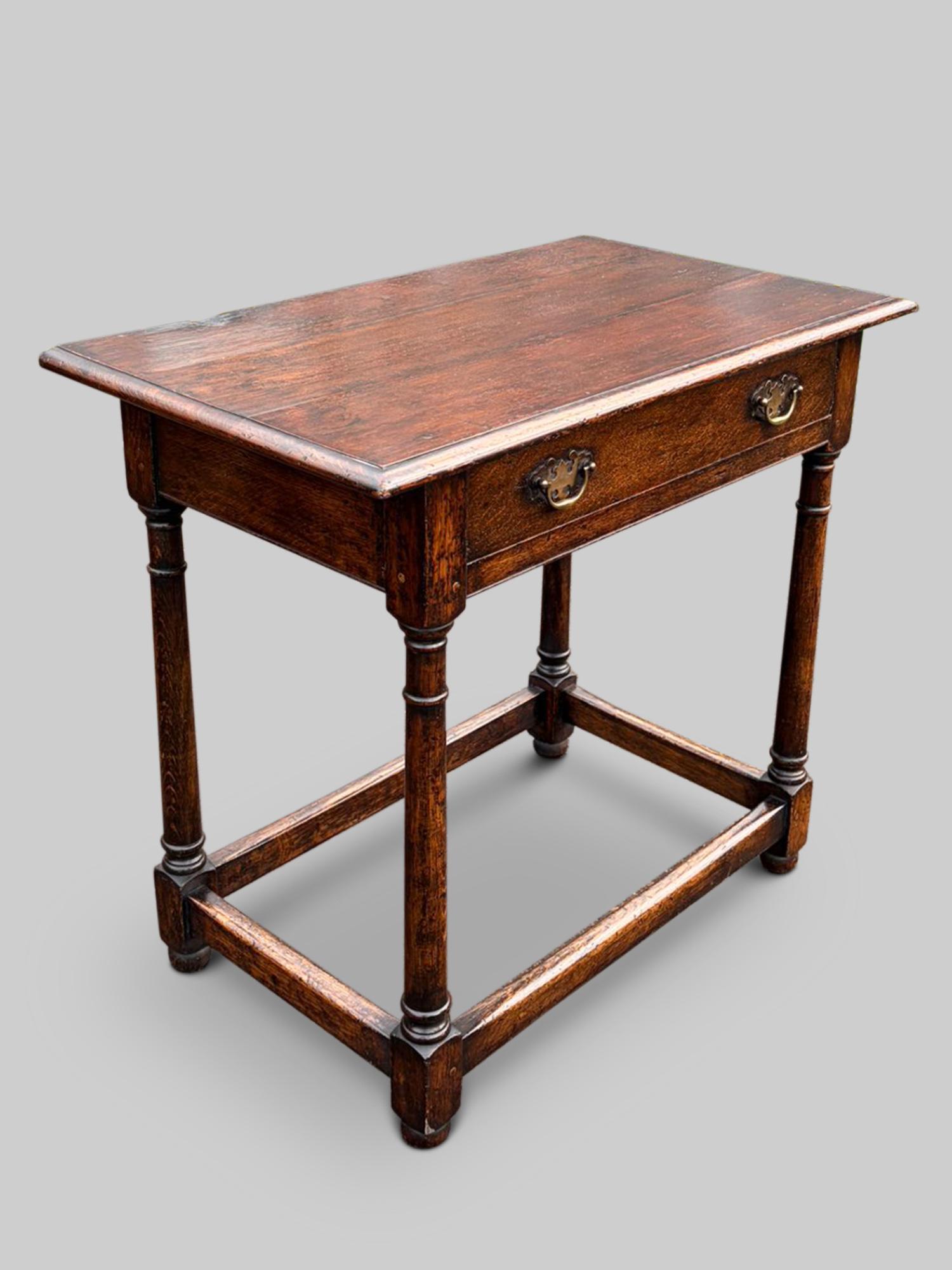 Georgian Style Oak Side Table 1920s (1 of 4) Georgian Style Oak Side Table 1920s (1 of 4)