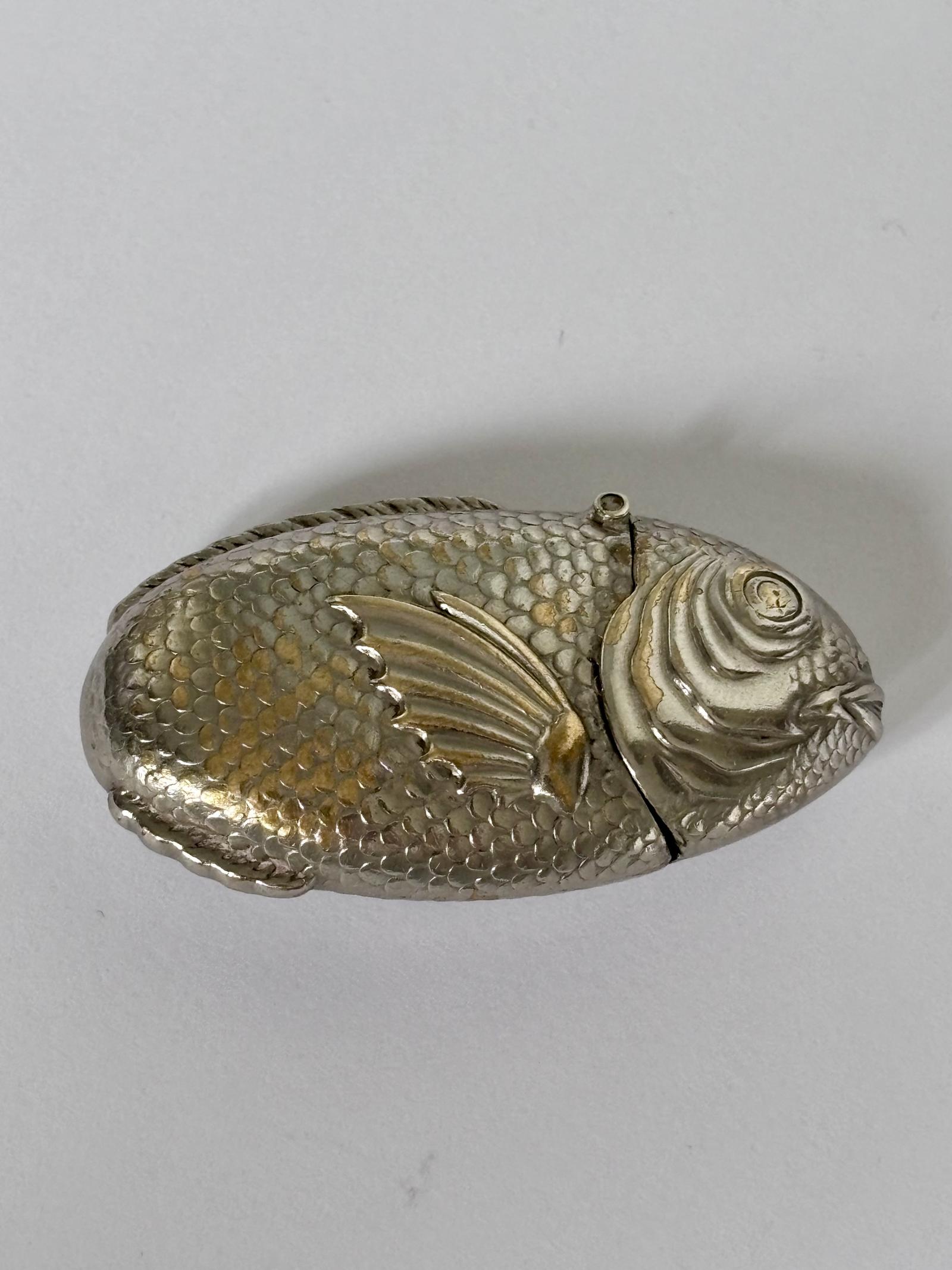 Antique Victorian Novelty Silver Plated Brass Fish Carp Vesta Case Match Safe (1 of 8) Antique Victorian Novelty Silver Plated Brass Fish Carp Vesta Case Match Safe (1 of 8)