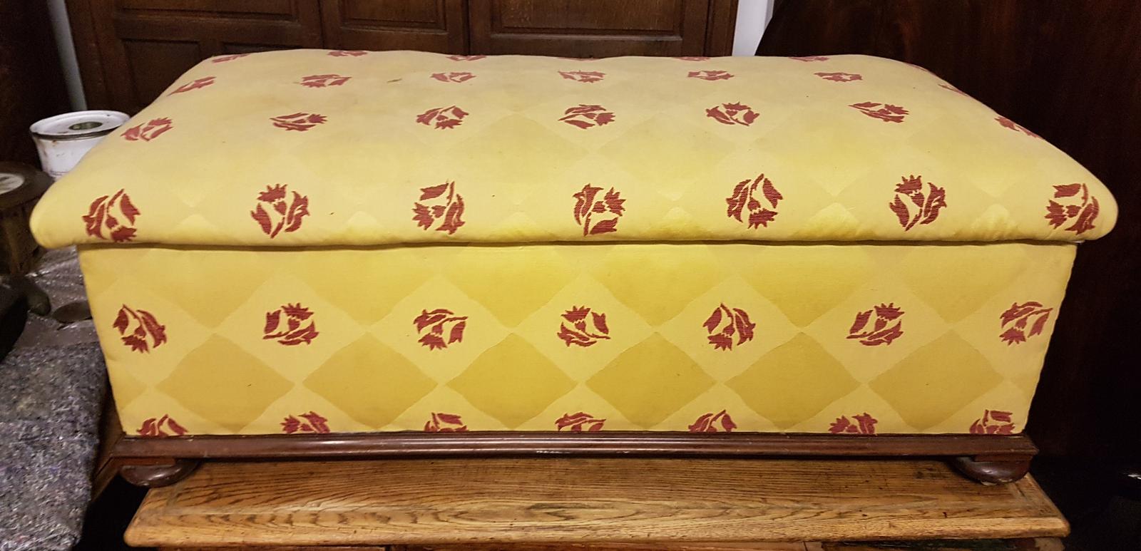 Victorian Ottoman (1 of 5) Victorian Ottoman (1 of 5)