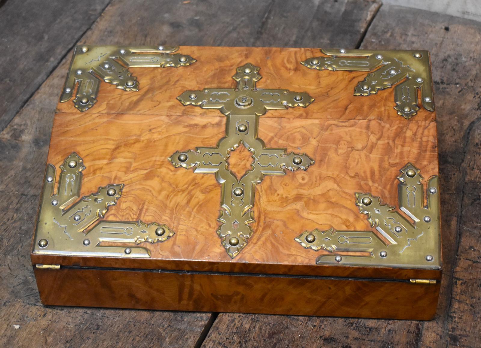 Superb Irish Writing Slope in Ash by Rodman & Co of Belfast (1 of 8) Superb Irish Writing Slope in Ash by Rodman & Co of Belfast (1 of 8)