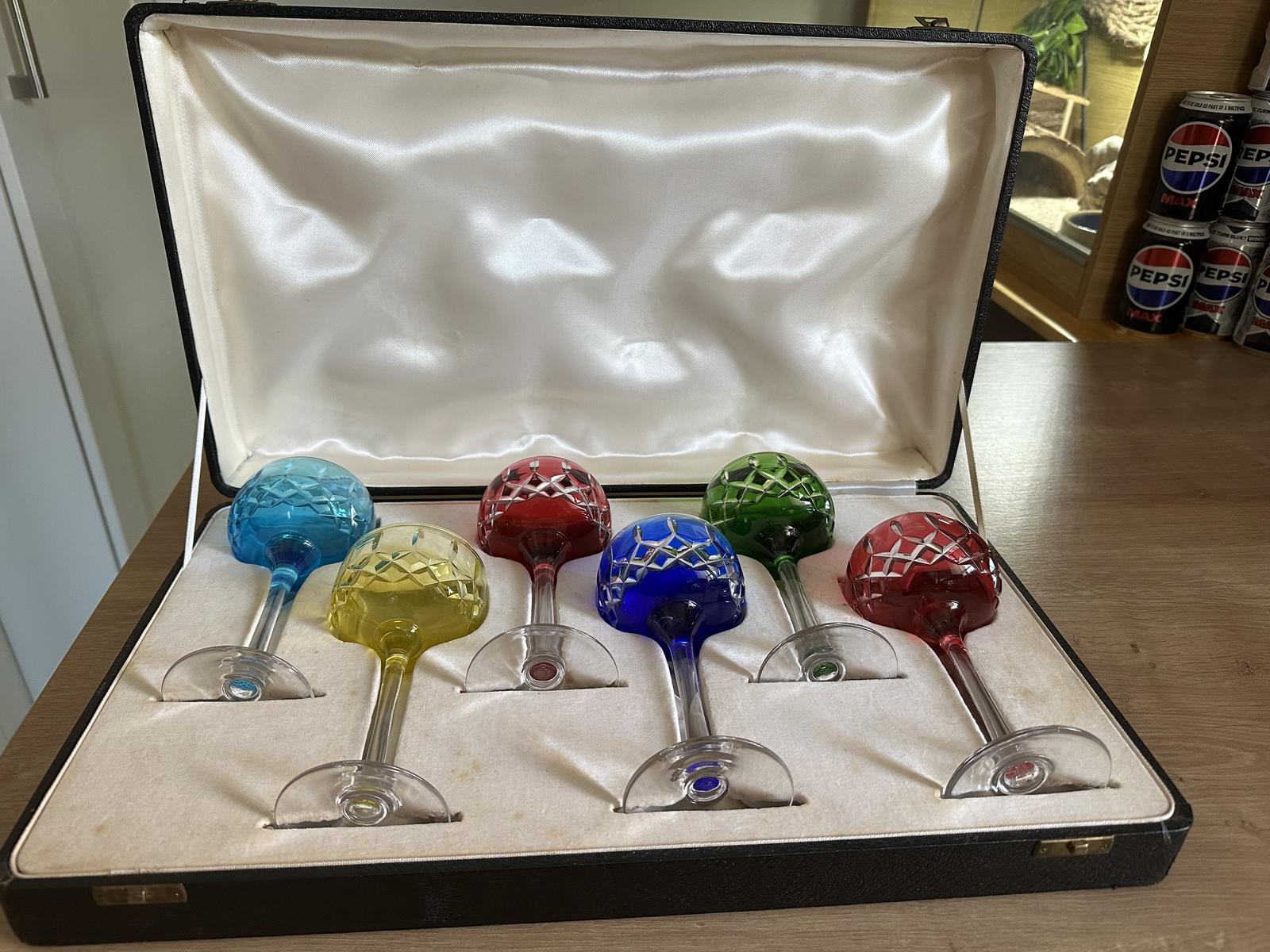 Set of Six Harlequin Wine/hock Glasses, Beautifully Cased (1 of 6) Set of Six Harlequin Wine/hock Glasses, Beautifully Cased (1 of 6)