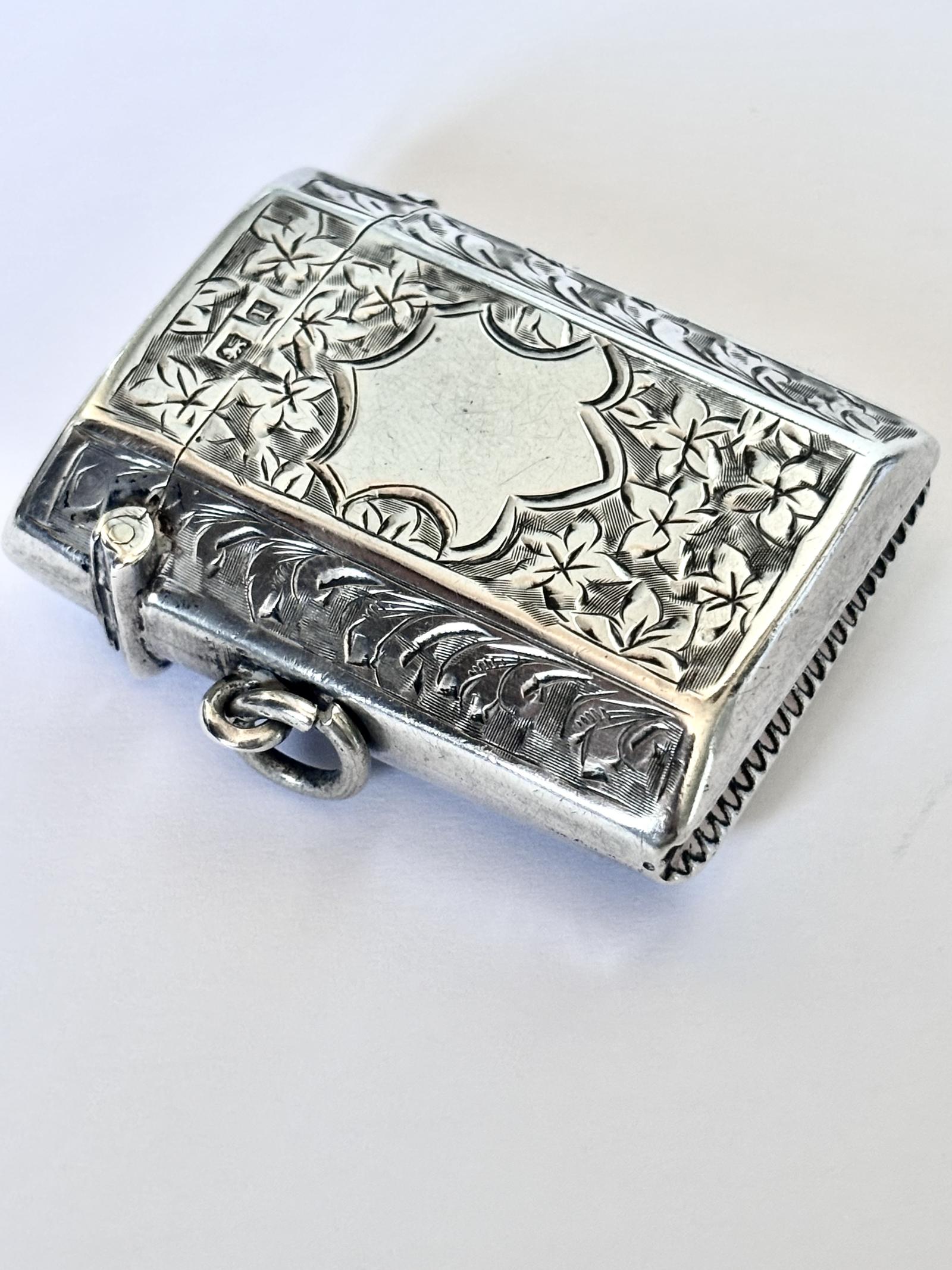 Antique George V Silver Vesta Case - Constantine & Floyd - Birmingham 1910 (1 of 11) Antique George V Silver Vesta Case - Constantine & Floyd - Birmingham 1910 (1 of 11)