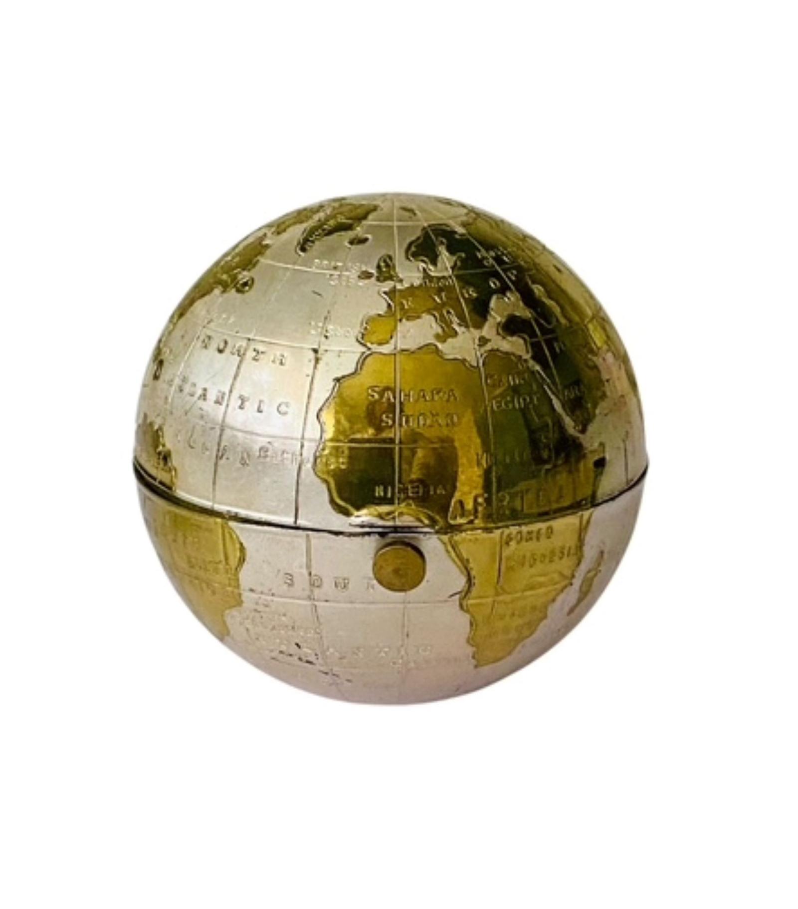 Vintage Pygmalion Powder Compact Novelty Silver and Gold Tone World Globe Rare Circa 1940 (1 of 9) Vintage Pygmalion Powder Compact Novelty Silver and Gold Tone World Globe Rare Circa 1940 (1 of 9)