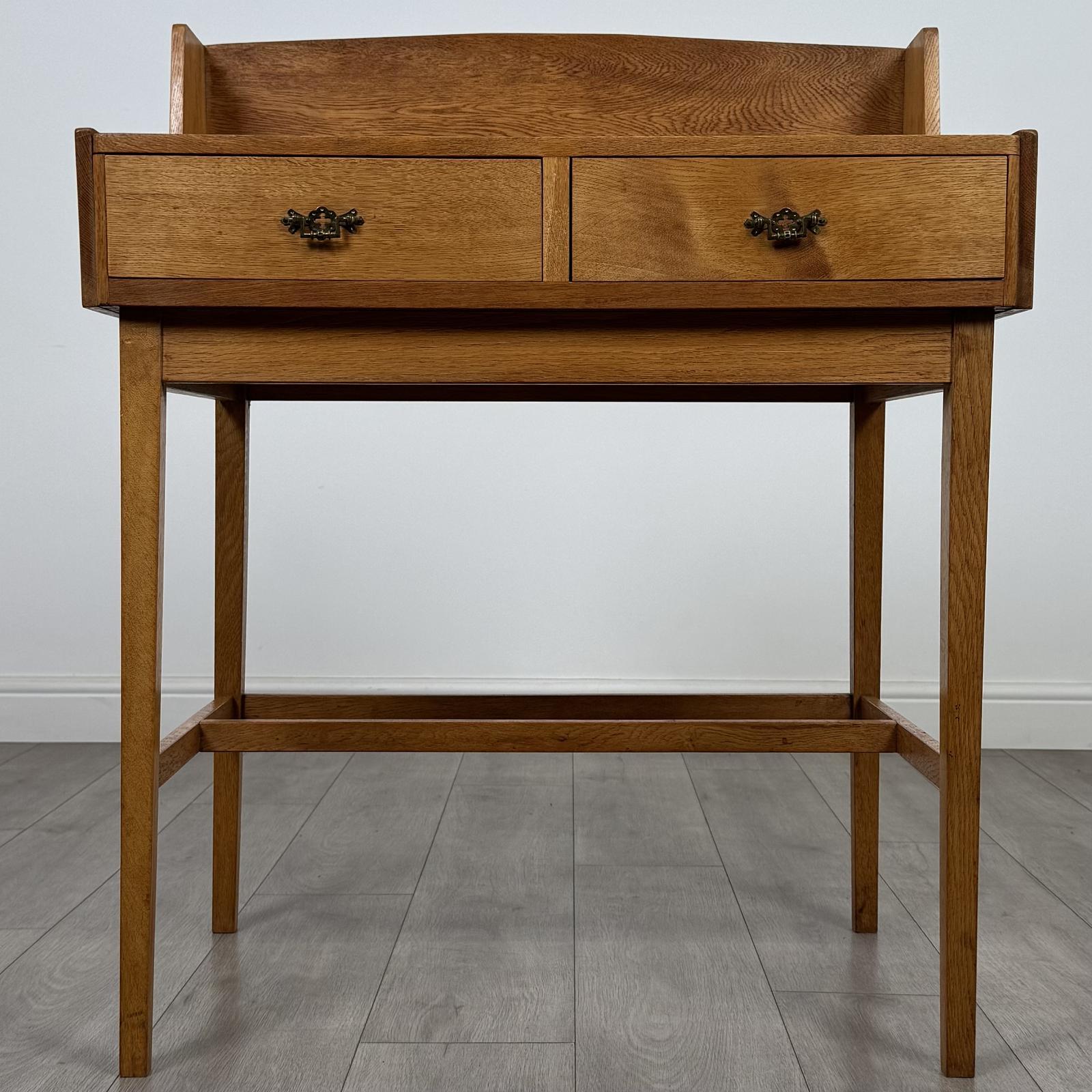 Vintage 20th Century Good Quality Desk in Golden Oak (1 of 10)