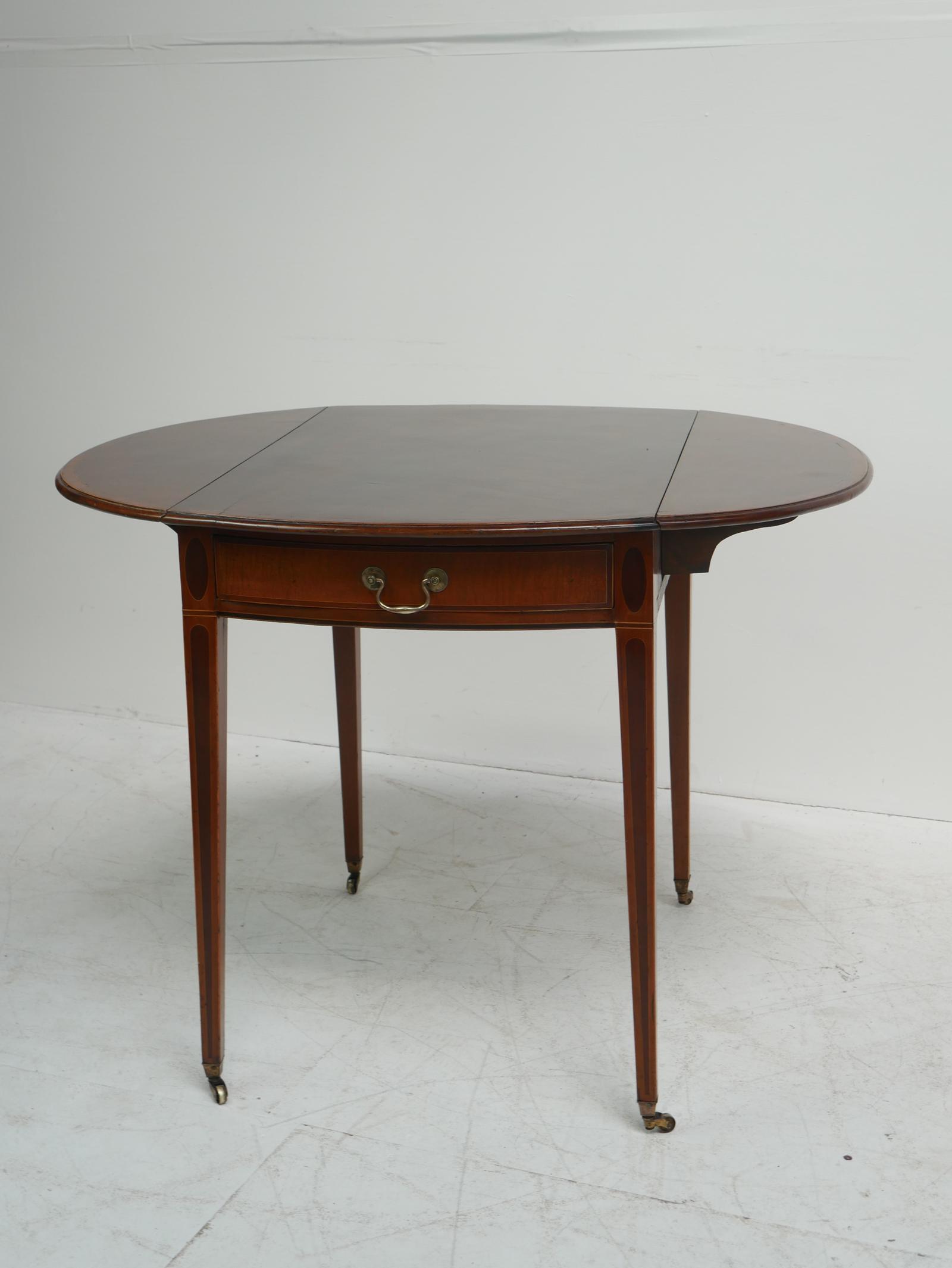 Georgian Pembroke Side Table (1 of 13) Georgian Pembroke Side Table (1 of 13)