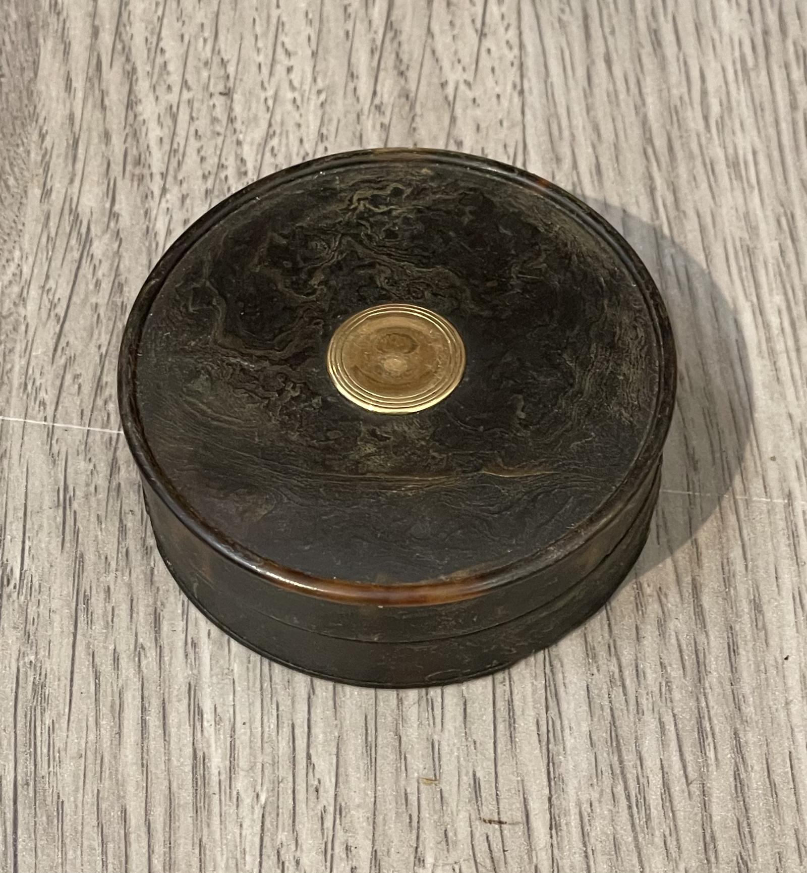 Georgian Tortoiseshell & Gold Snuff Box (1 of 5)
