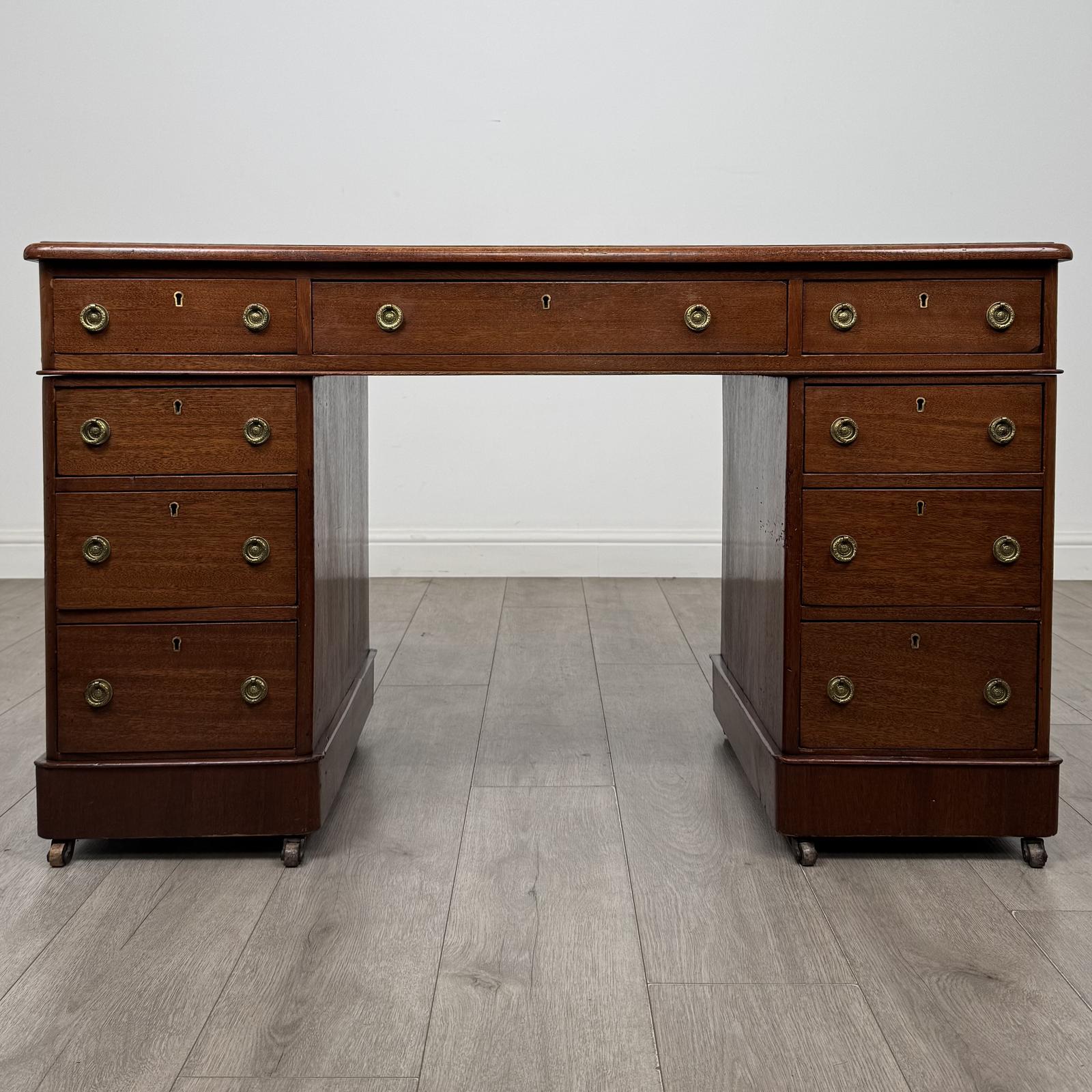 Antique 19th Century Victorian Pedestal Desk in Mahogany (1 of 11) Antique 19th Century Victorian Pedestal Desk in Mahogany (1 of 11)