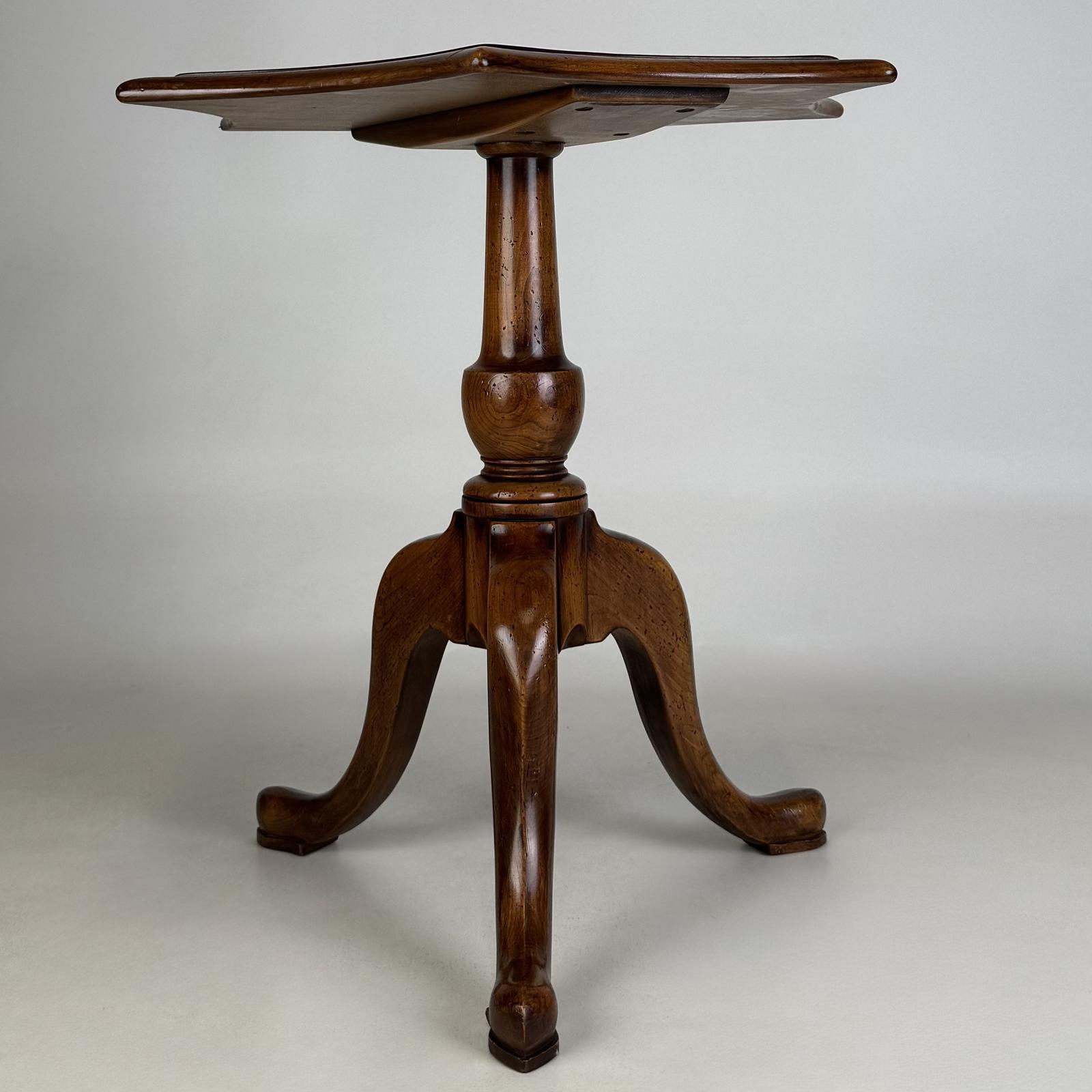 Antique 20th Century Good Quality Side Table in Walnut (1 of 8) Antique 20th Century Good Quality Side Table in Walnut (1 of 8)