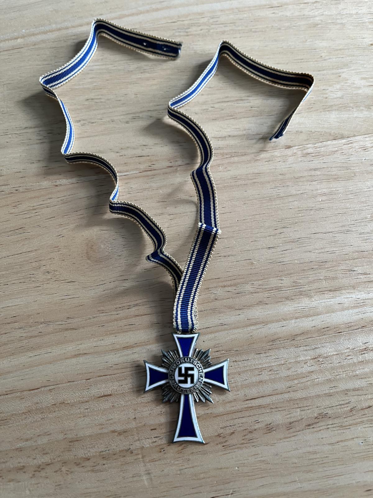 Third Reich - Mothers Cross / Cross of Honour of the German Mother - Second Class (1 of 12)