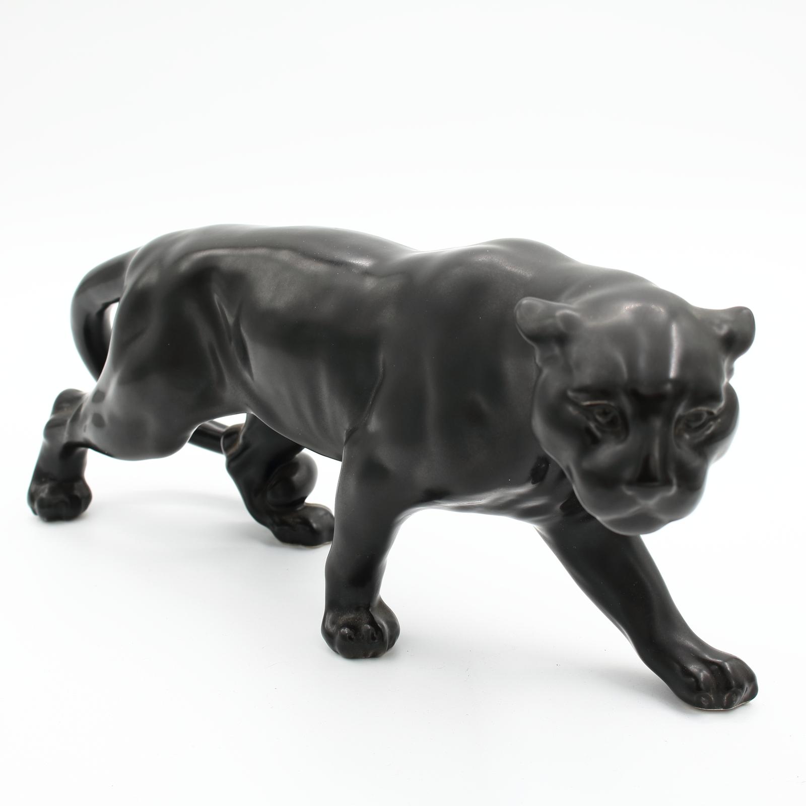 Rare Beswick Black Satin Leopard Figurine 8012 (1 of 19) Rare Beswick Black Satin Leopard Figurine 8012 (1 of 19)