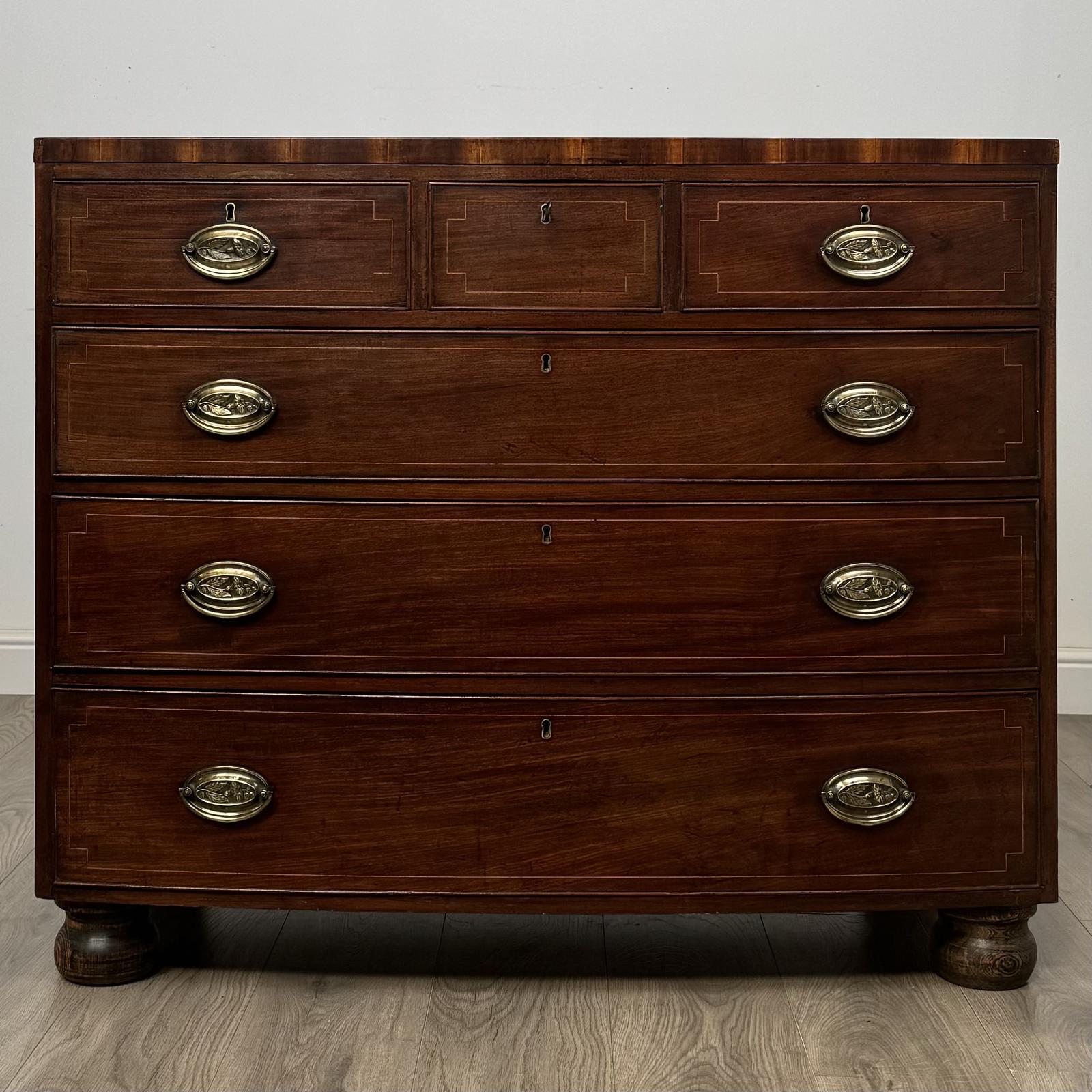 Antique 18th Century Bow Front Chest of Drawers in Mahogany (1 of 11)