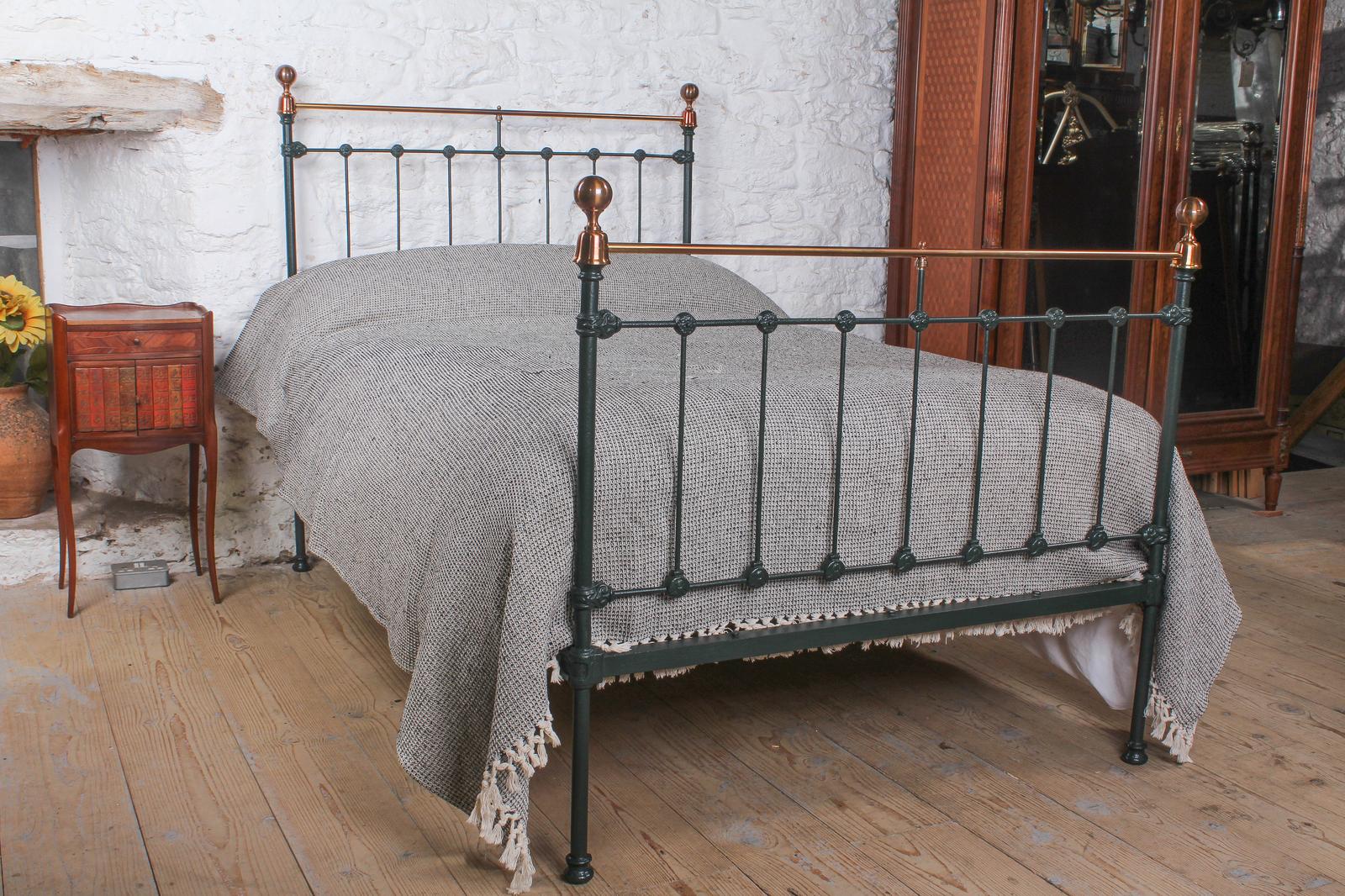Pretty Queen Size Green & Brass Victorian Bed (1 of 7)
