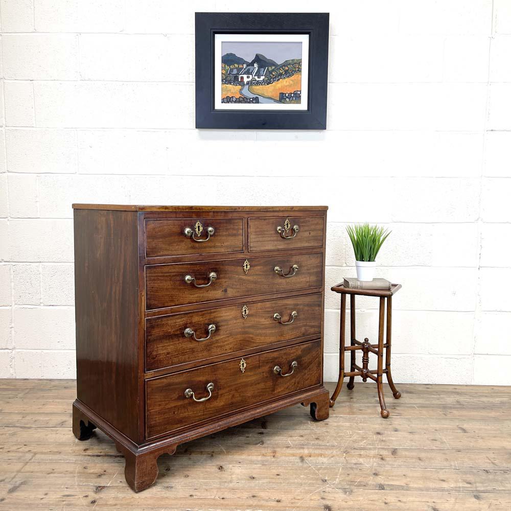 Antique Georgian Mahogany Chest of Drawers (1 of 13) Antique Georgian Mahogany Chest of Drawers (1 of 13)