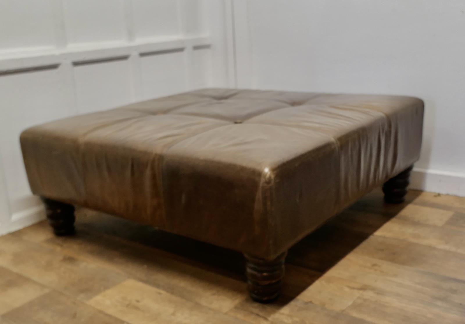 Large Leather Chesterfield Seat or Centre Coffee Table (1 of 11)