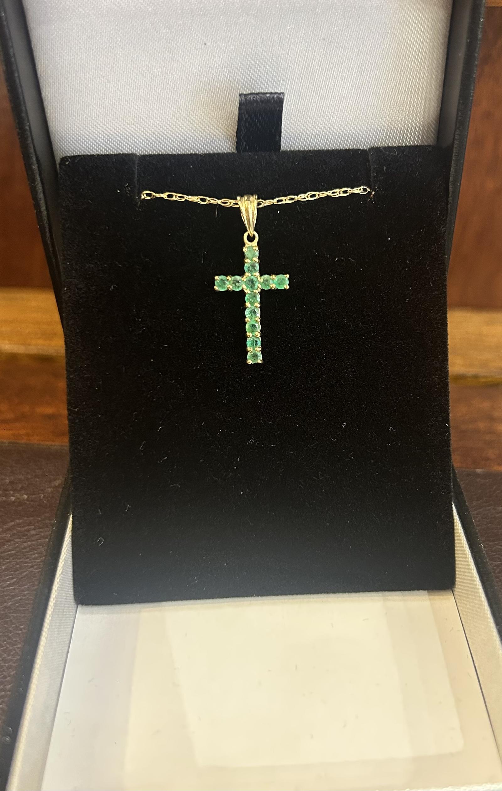 9ct Yellow Gold Cross Set (1 of 2) 9ct Yellow Gold Cross Set (1 of 2)