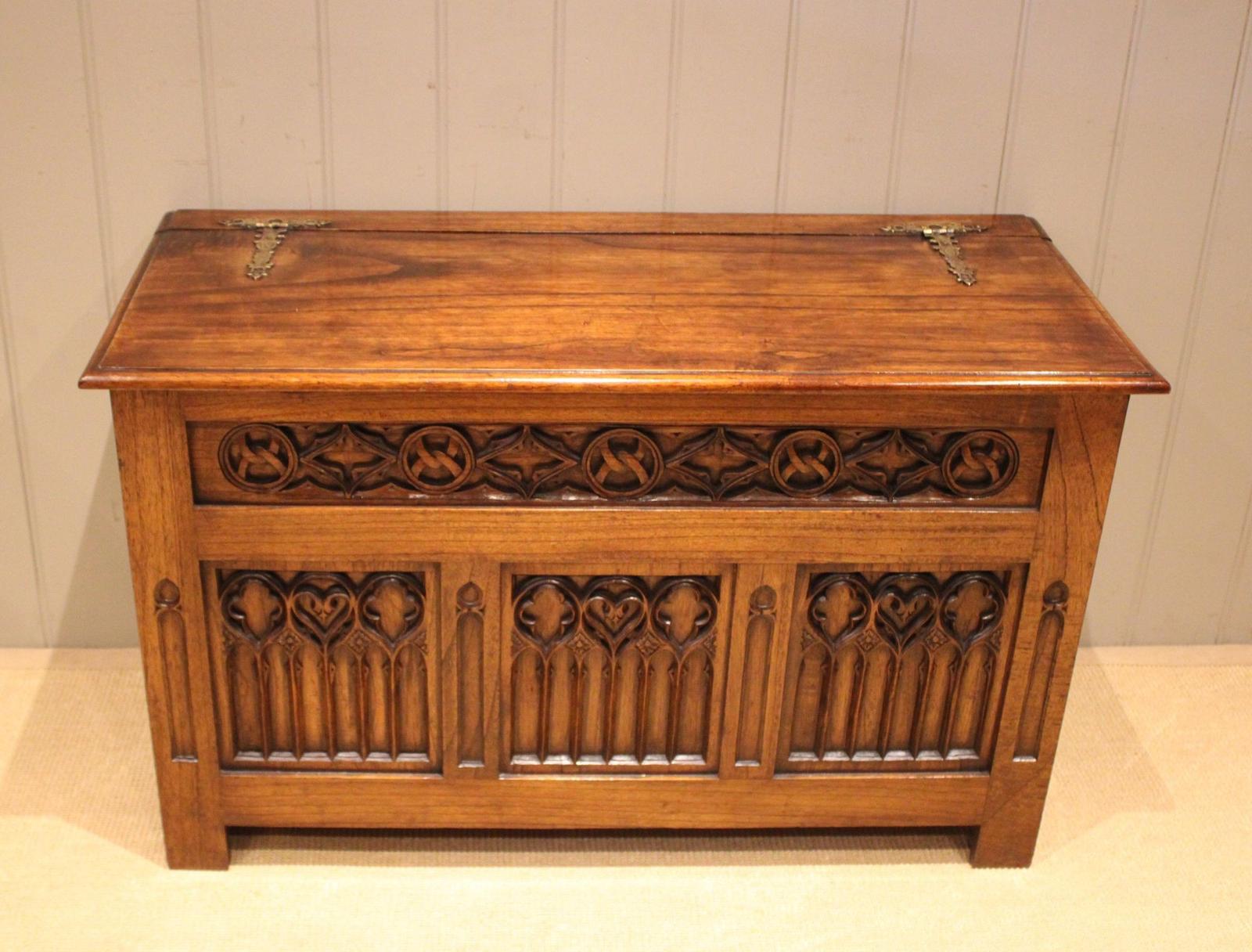 French Walnut Coffer (1 of 11) French Walnut Coffer (1 of 11)