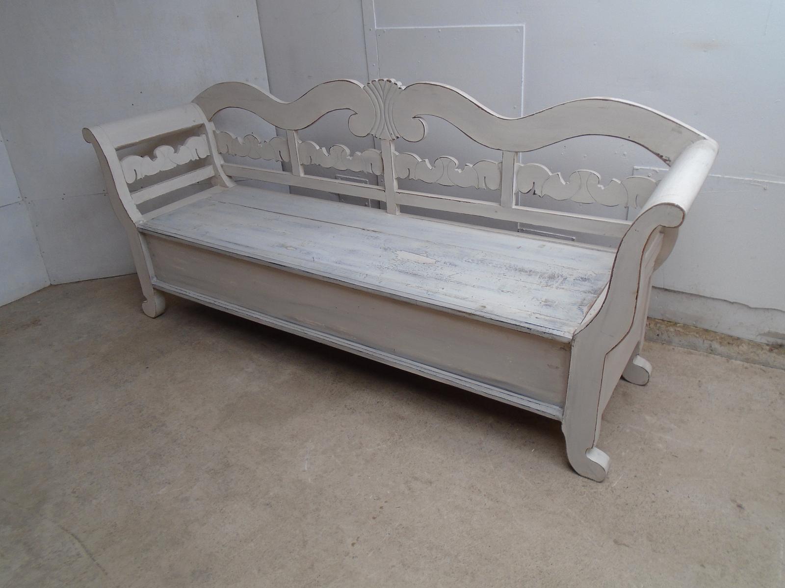 A Lovely Arched Painted White Antique / Old Pine 3 /4 Seater Box Settle / Bench (1 of 11)