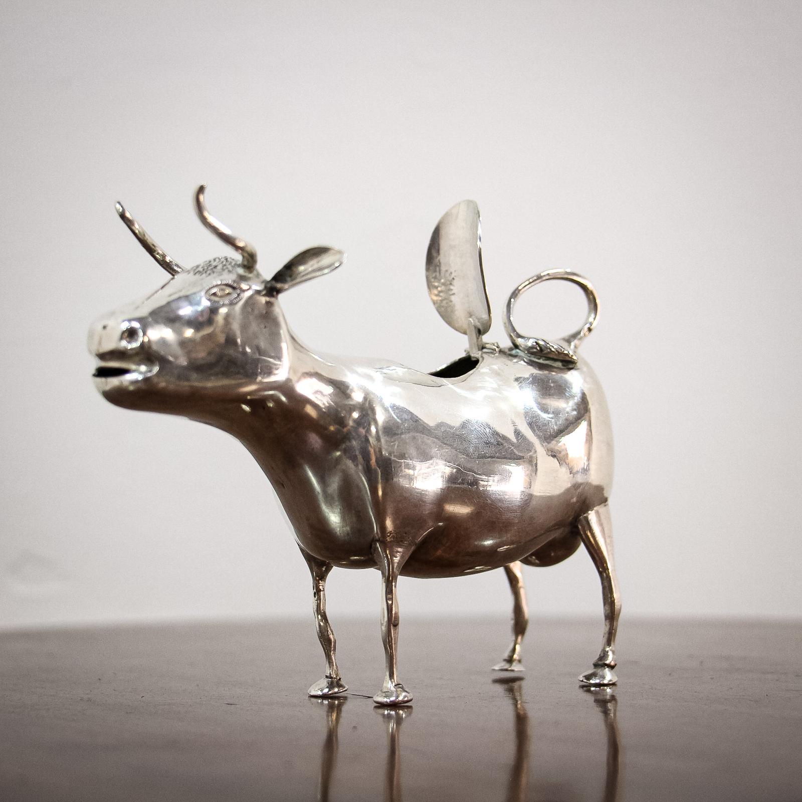 Fine Victorian Silver Cow Creamer (1 of 9)
