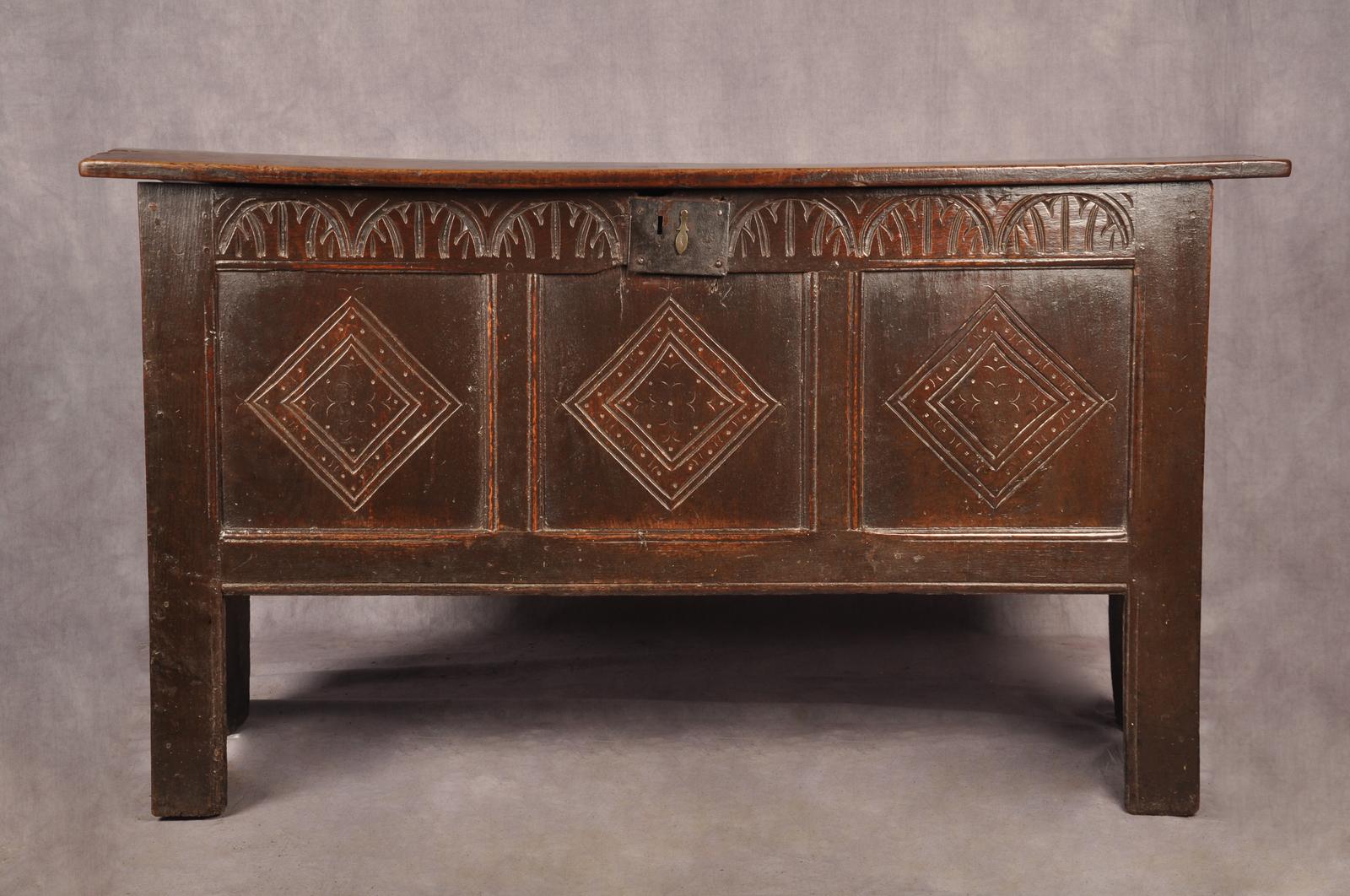 Early 17th Century Oak Coffer (1 of 12)