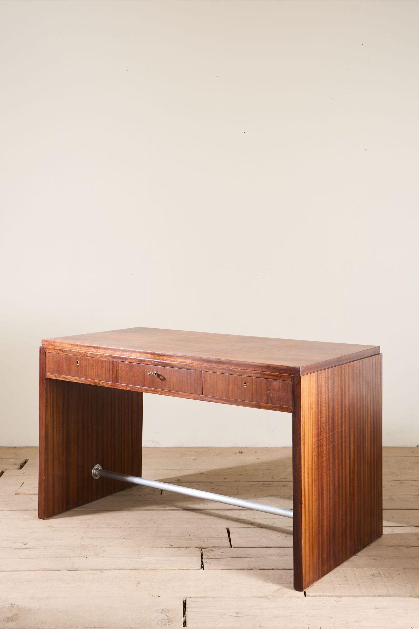 Mid Century Teak Desk (1 of 9) Mid Century Teak Desk (1 of 9)