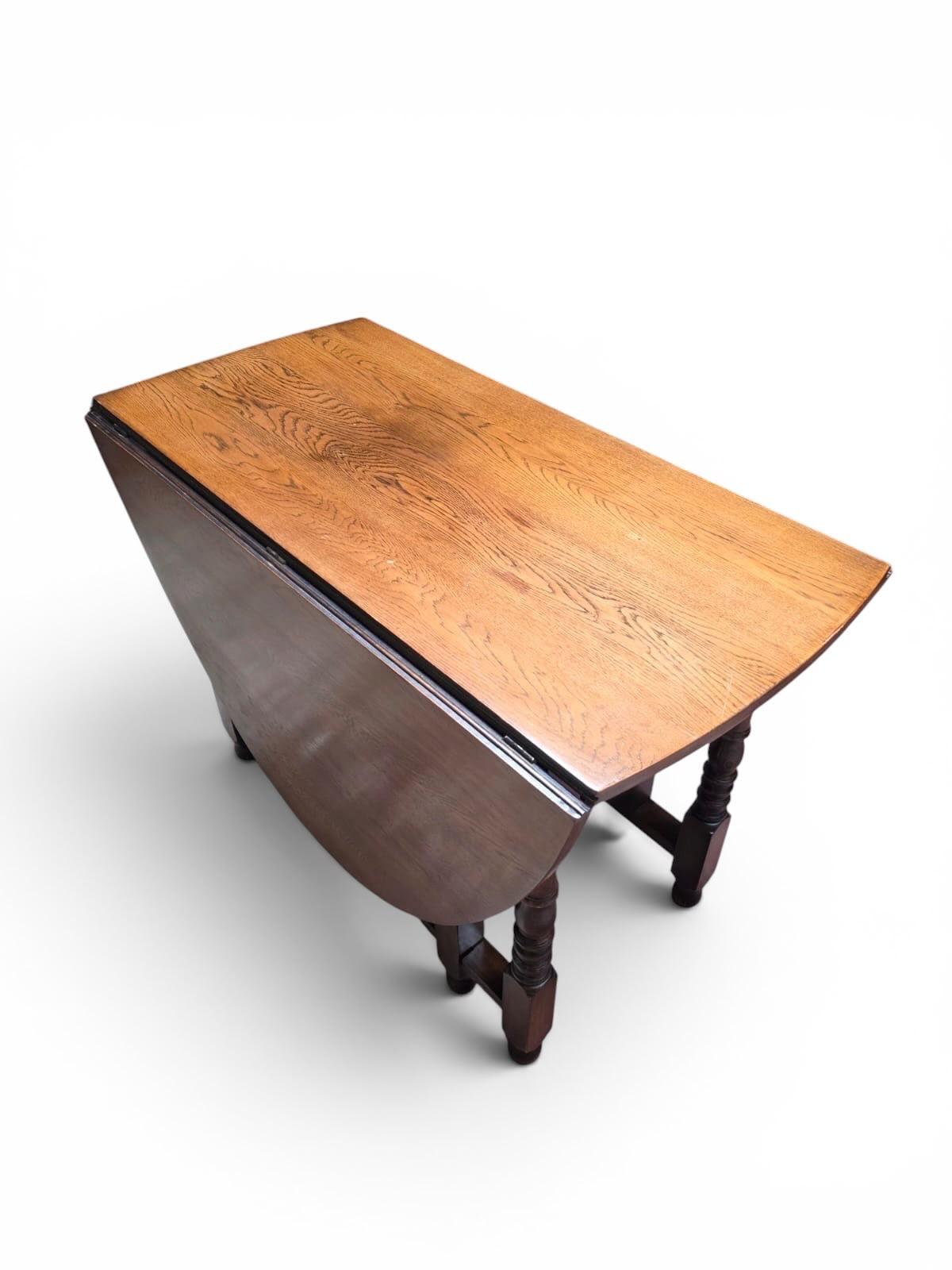 Vintage Solid Oak Drop-leaf Dining Table / Seats 4–6 c.1940 (1 of 10) Vintage Solid Oak Drop-leaf Dining Table / Seats 4–6 c.1940 (1 of 10)
