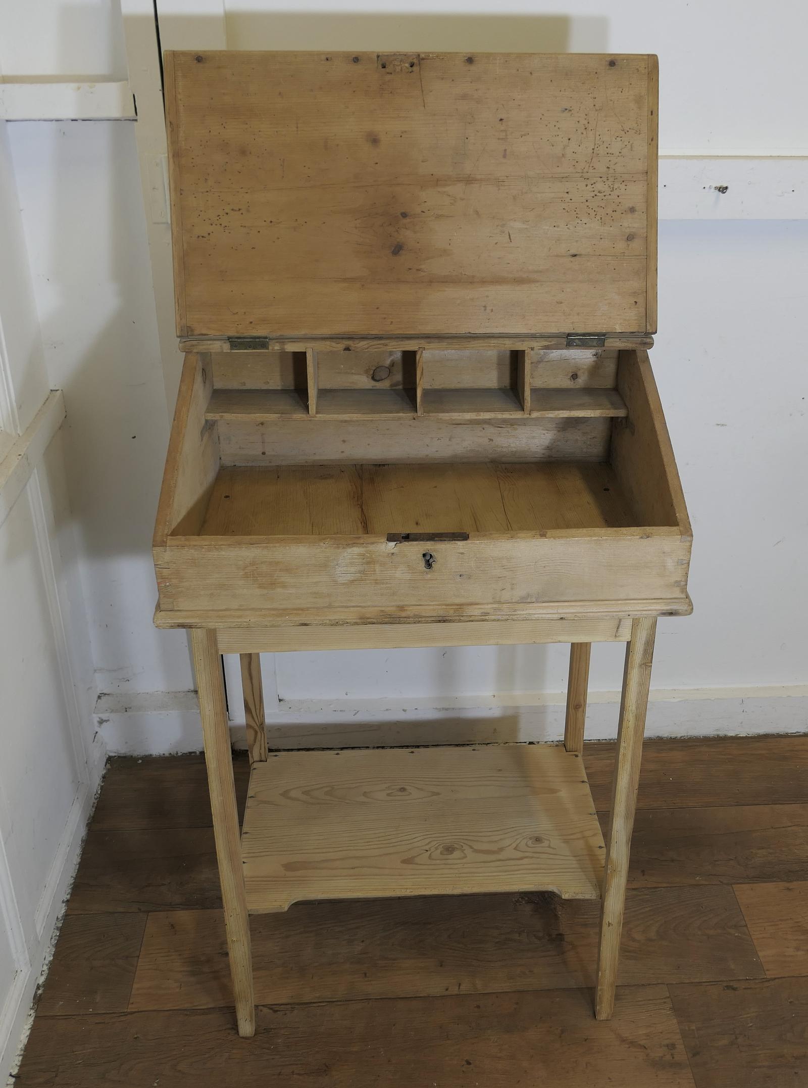 Clerks Desk Restaurant Greeting Station, Greeter (1 of 6)