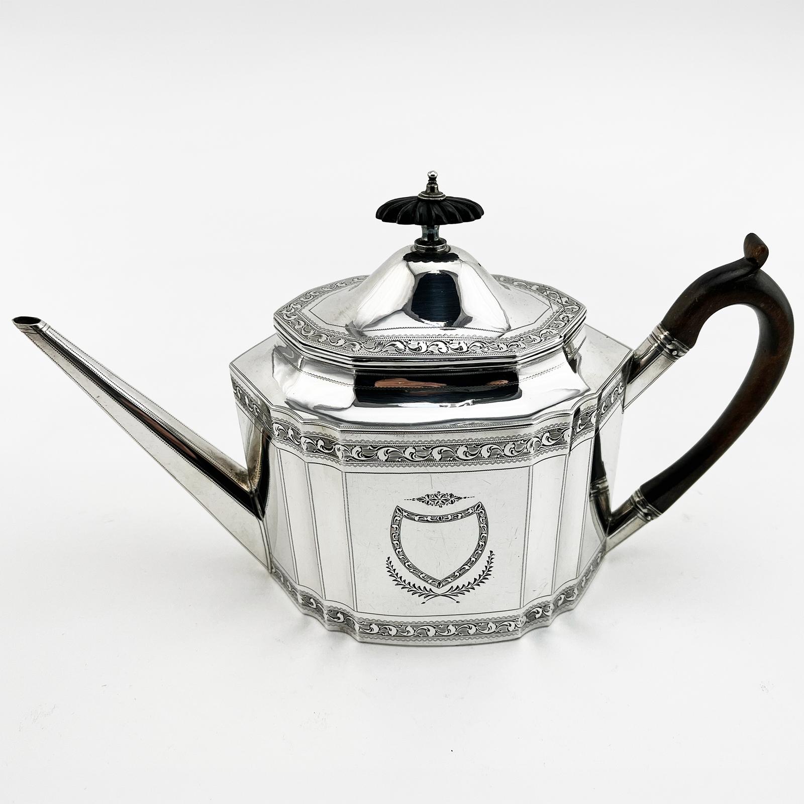 Robert Hennell Georgian Sterling Silver Teapot (1 of 10) Robert Hennell Georgian Sterling Silver Teapot (1 of 10)