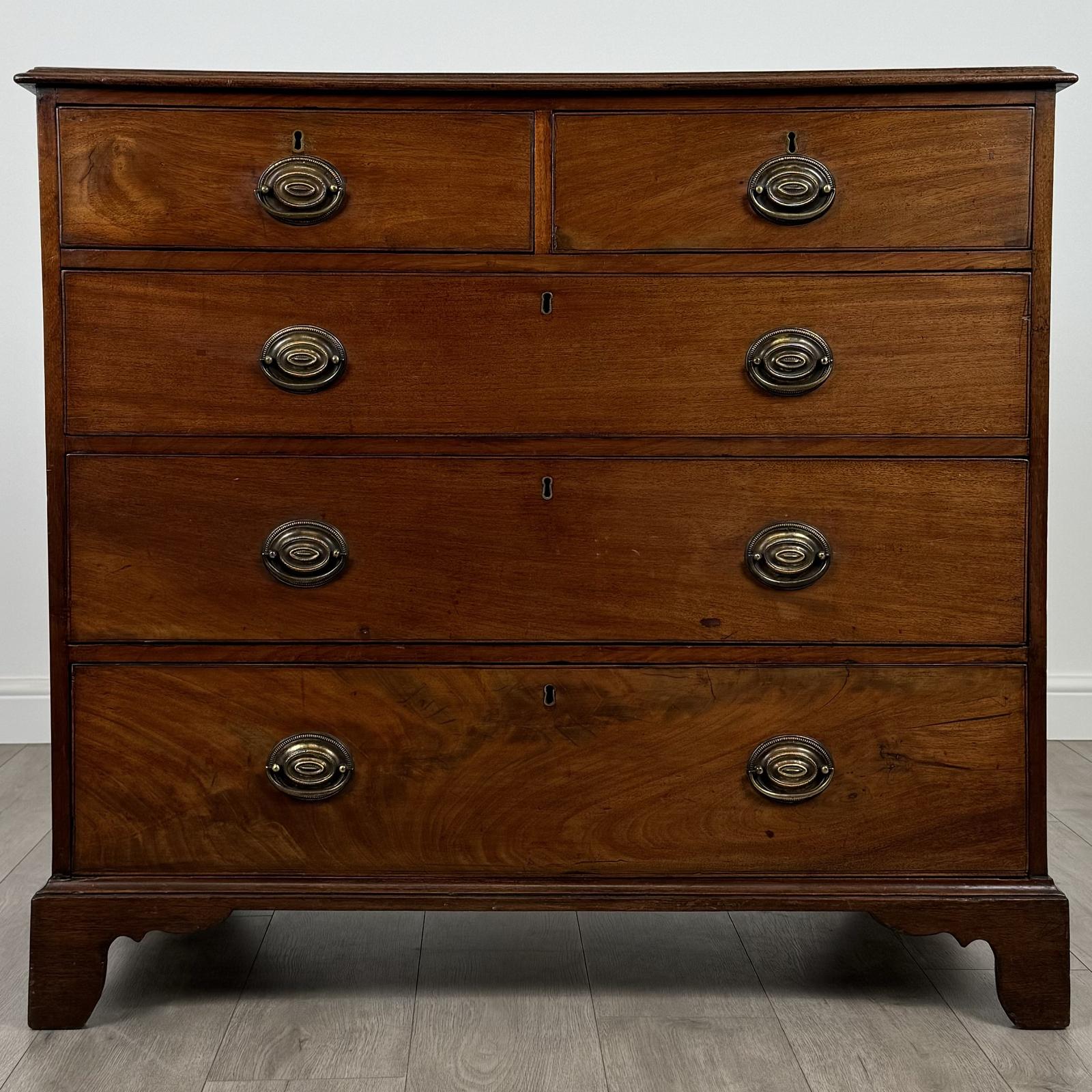 Antique 18th Century Chest of Drawers in Mahogany (1 of 11) Antique 18th Century Chest of Drawers in Mahogany (1 of 11)