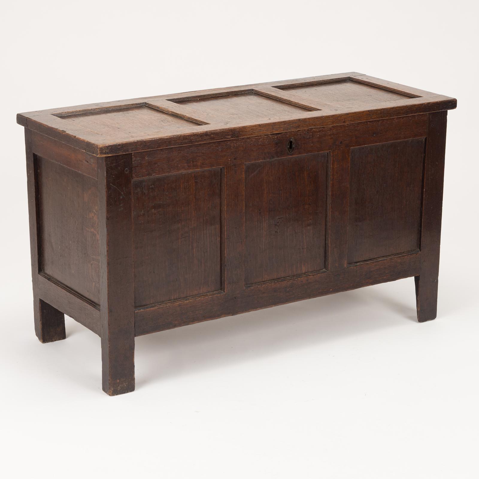 Small George II / George III Oak Panelled Coffer 1730-1770 (1 of 11) Small George II / George III Oak Panelled Coffer 1730-1770 (1 of 11)