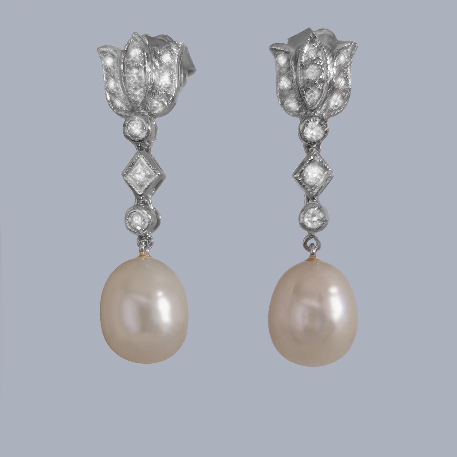 Vintage Diamond & Pearl Drop Earrings Art Nouveau Style 18ct White Gold (1 of 9) Vintage Diamond & Pearl Drop Earrings Art Nouveau Style 18ct White Gold (1 of 9)
