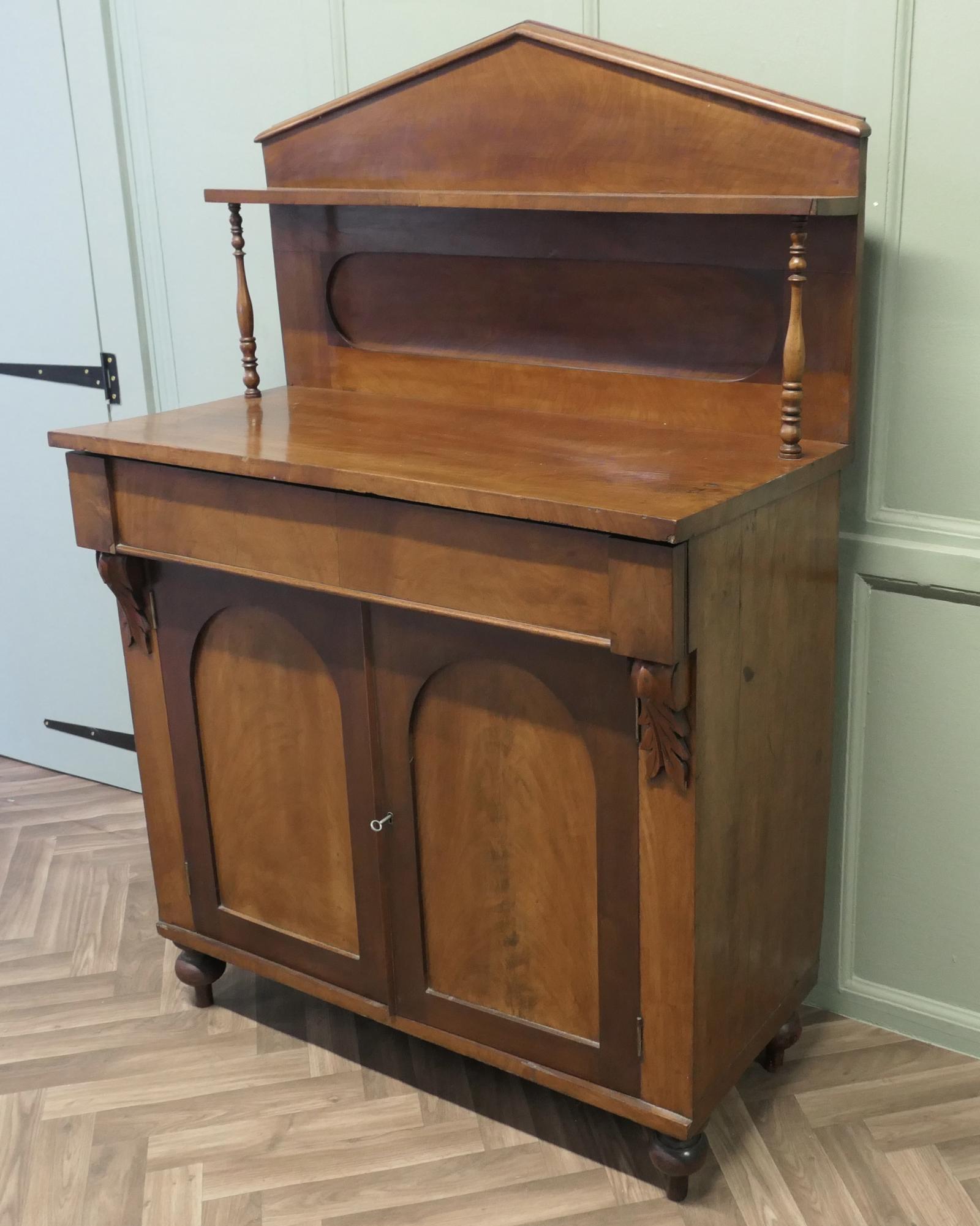Petite Victorian Mahogany Chiffonier. (1 of 6)