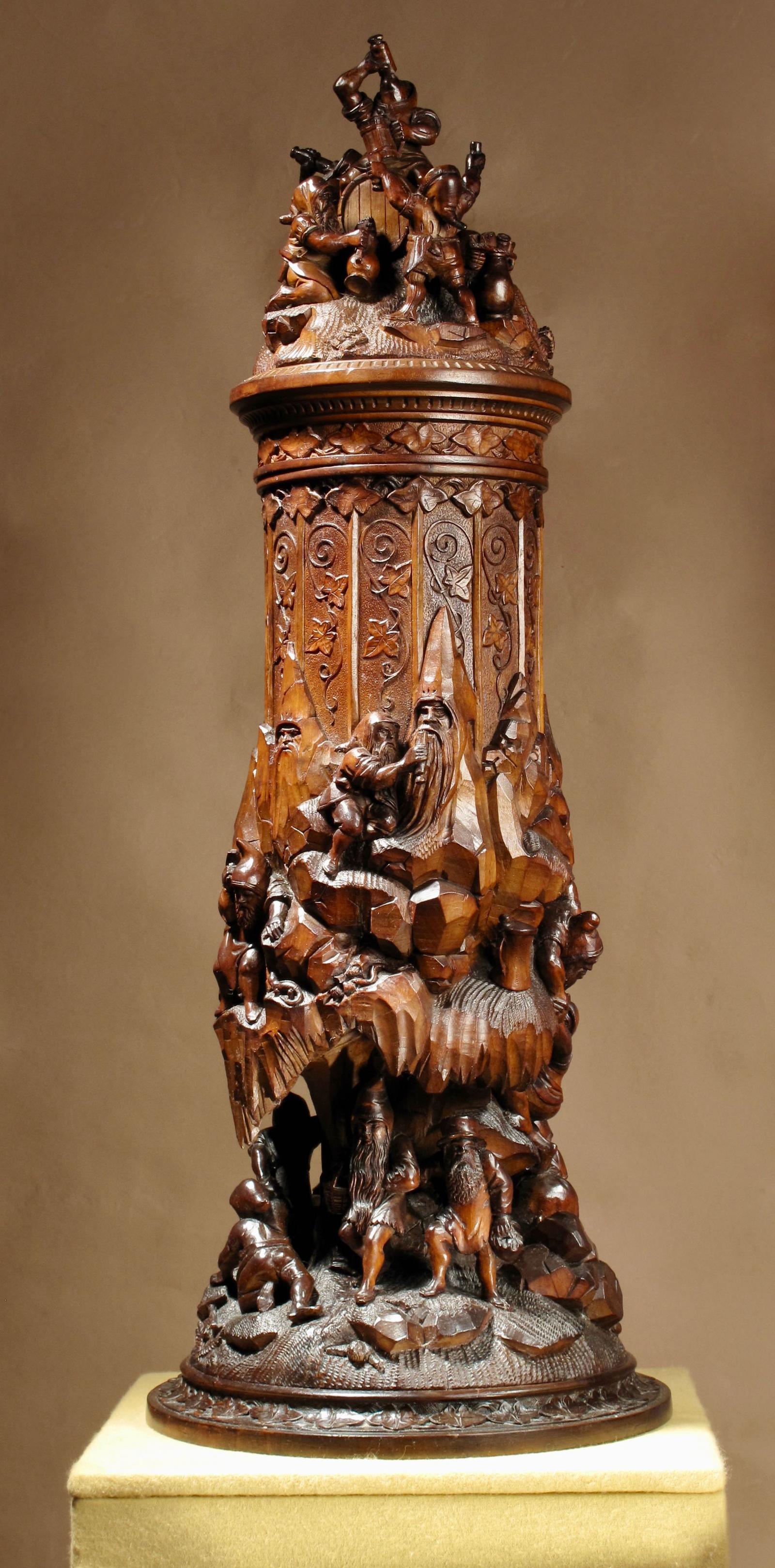 Exceptional Very Fine Carved Lime Wood Black Forest Museum Quality Humidor / (1 of 20)