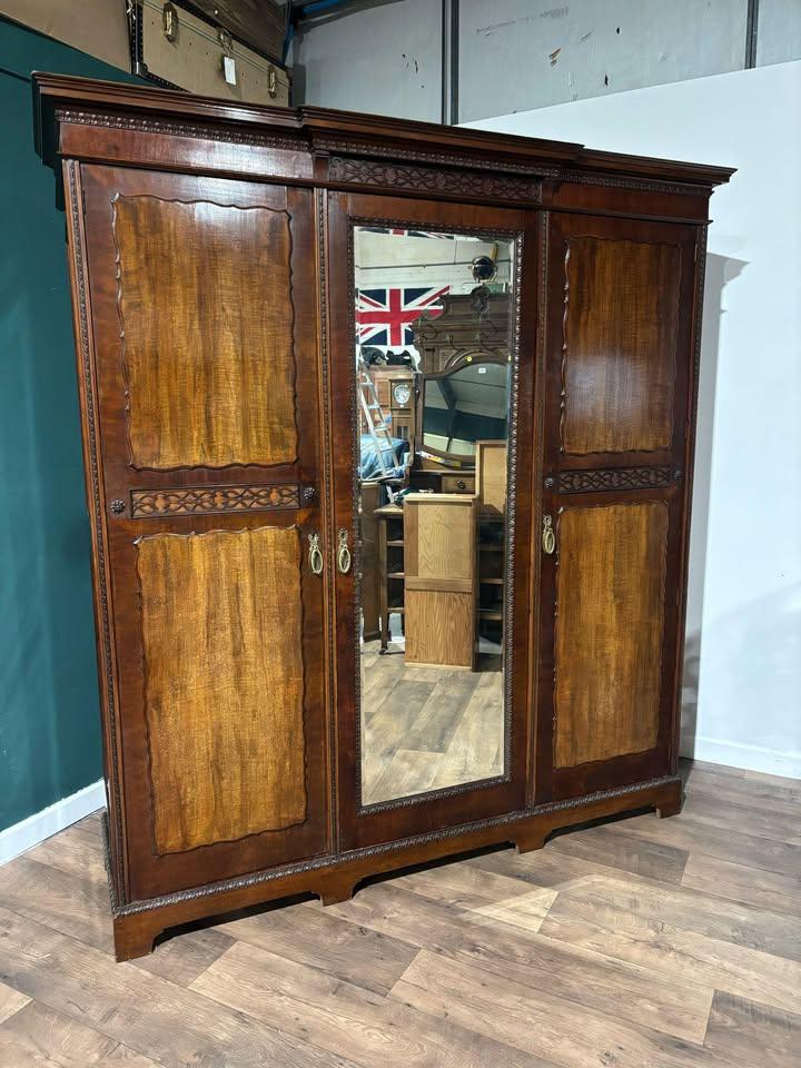 Edwardian Mahogany Wardrobe / Compactum (1 of 16)