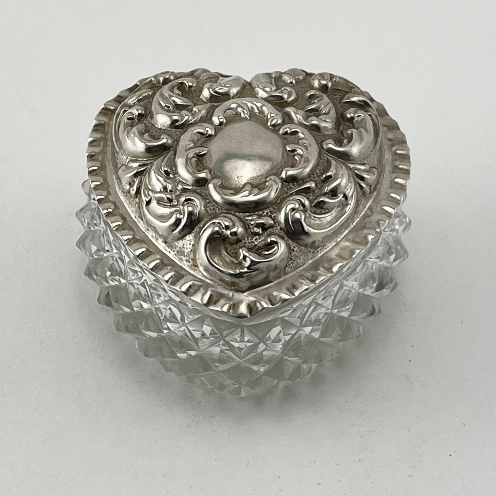 Edwardian Heart Shaped Sterling Silver Trinket Box (1 of 5) Edwardian Heart Shaped Sterling Silver Trinket Box (1 of 5)