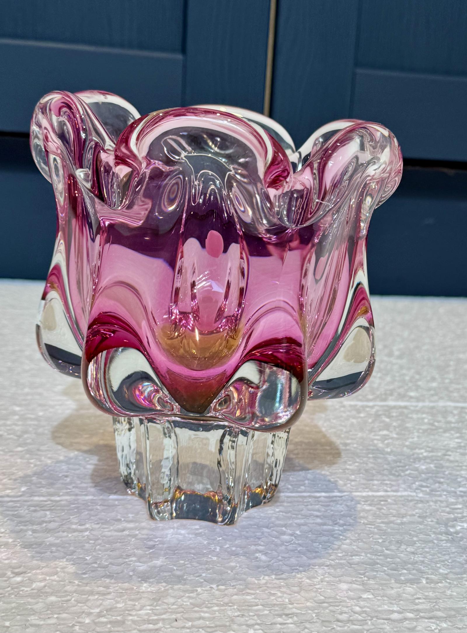 Chribska Abstract Art Glass Vase (1 of 8)