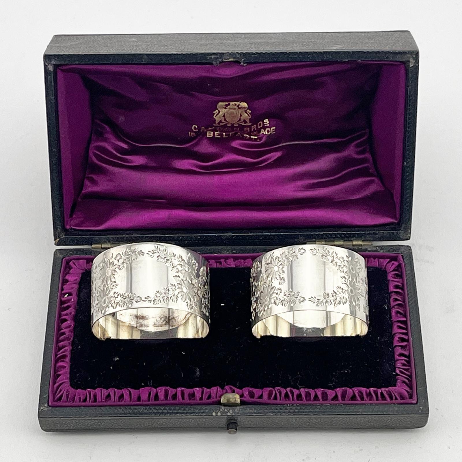 Pretty Pair of Victorian Boxed Sterling Silver Napkin Rings (1 of 5) Pretty Pair of Victorian Boxed Sterling Silver Napkin Rings (1 of 5)