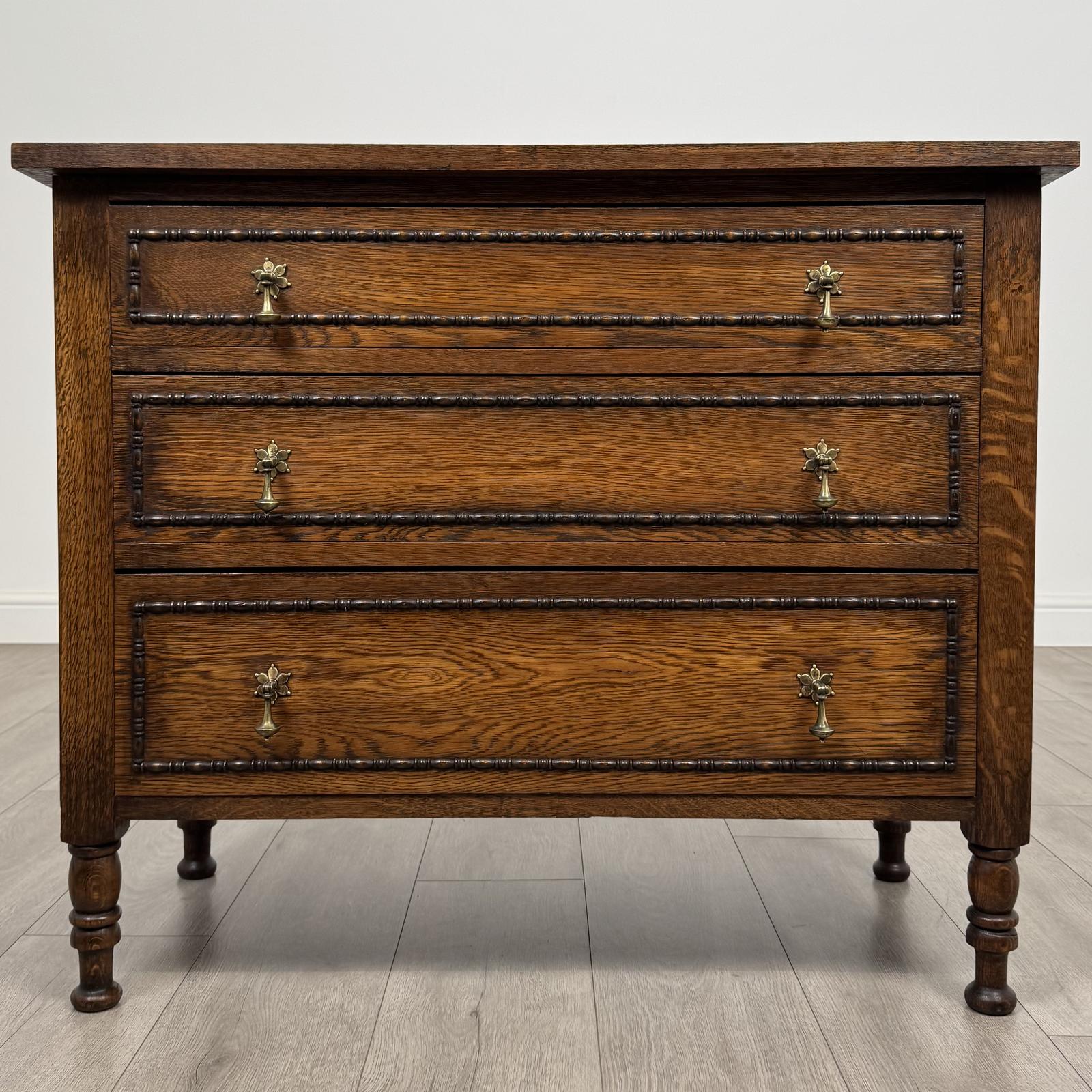 Antique 20th Century Jacobean Style Chest of Drawers in Oak (1 of 11)