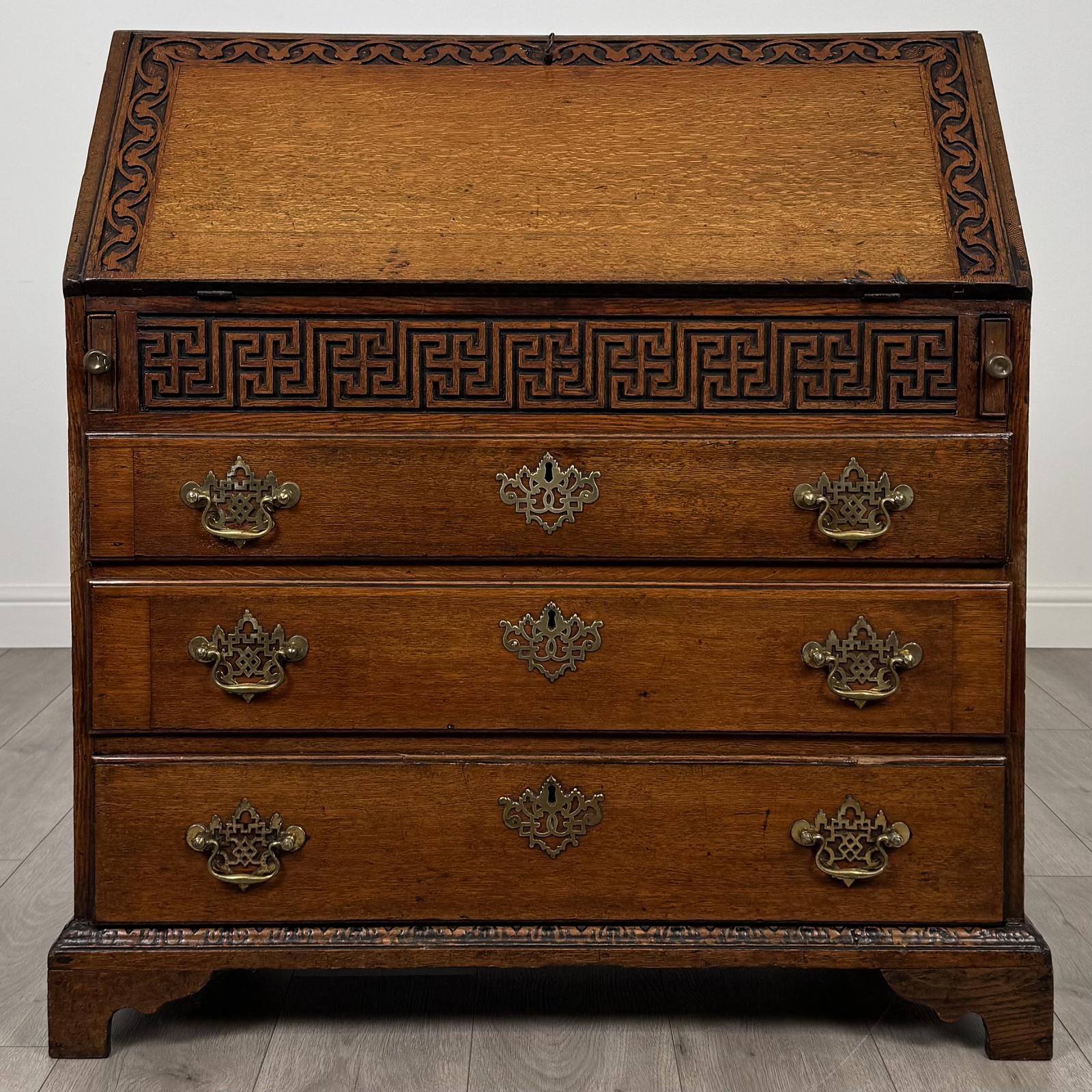 Antique 18th Century Good Quality Bureau in Golden Oak (1 of 13)
