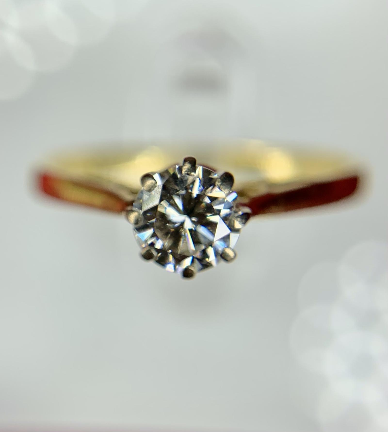 18ct & Plat Diamond Solitaire Ring (1 of 14)