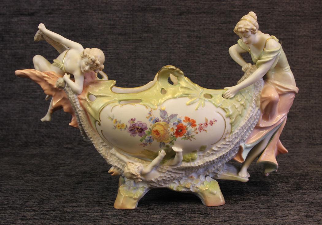 Antique Austrian Porcelain Figural Centrepiece (1 of 12)