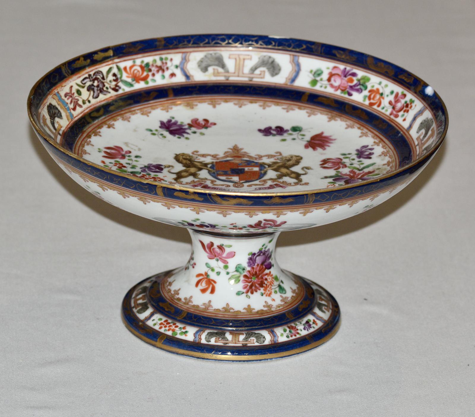 19th Century Samson Armorial Comport Decorated with a Heraldic Crest (1 of 6)