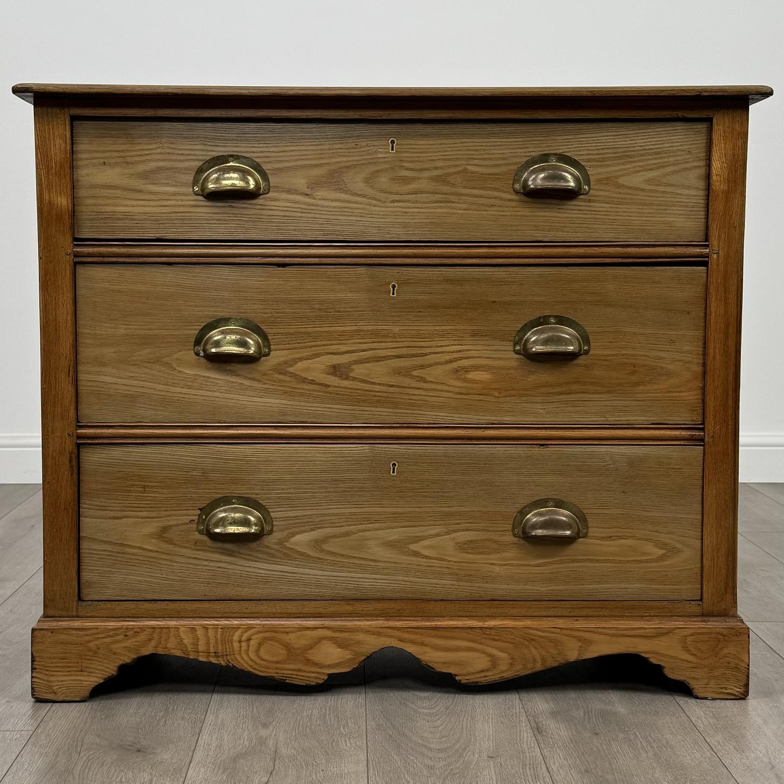 Antique 20th Century Fine Quality Ash Chest of Drawers (1 of 11)