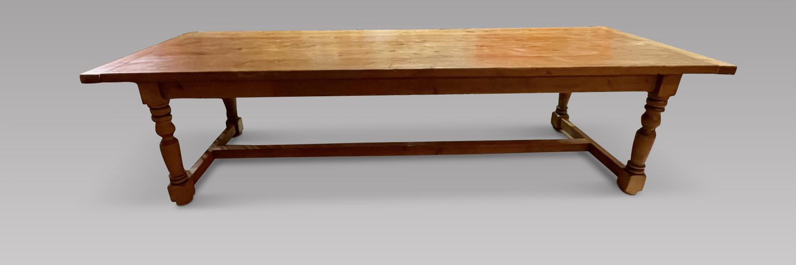 Large Pine Farmhouse Table (1 of 4) Large Pine Farmhouse Table (1 of 4)