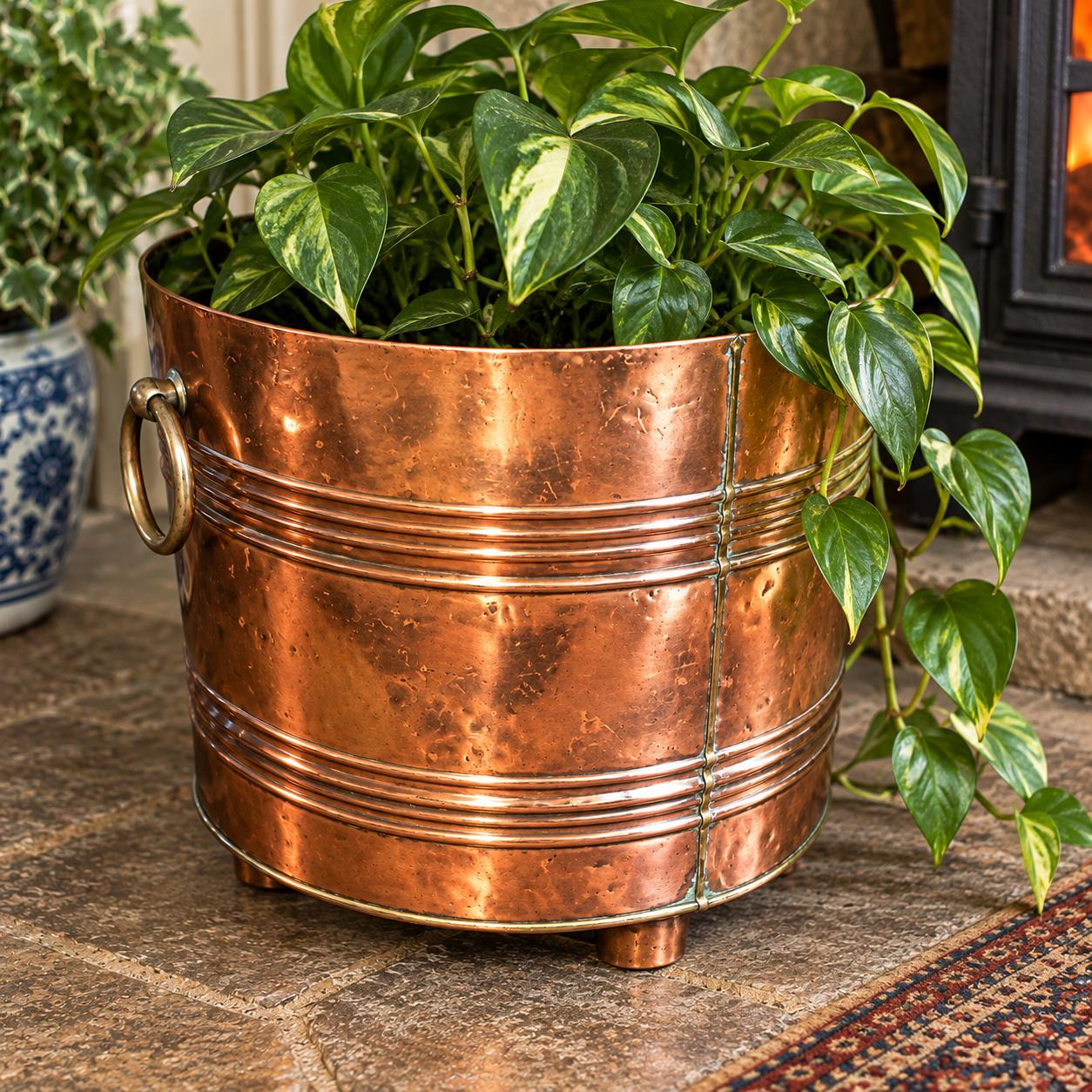 A Victorian Planter / Coal / Log Bin (1 of 6) A Victorian Planter / Coal / Log Bin (1 of 6)
