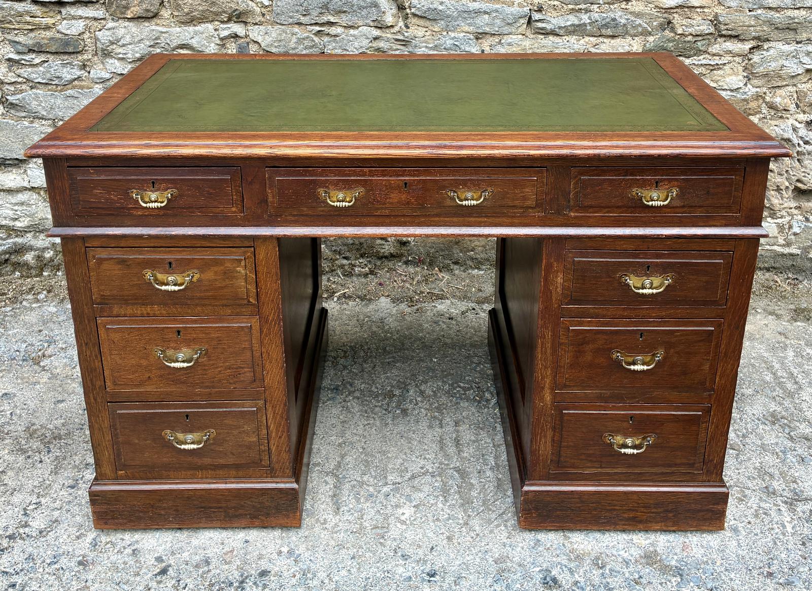 Edwardian Oak Pedestal Desk (1 of 15) Edwardian Oak Pedestal Desk (1 of 15)